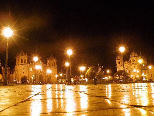 Comité de Seguridad Ciudadana de Cusco dispuso el cierre de la plaza de Armas de la Ciudad Imperial para evitar celebraciones por Halloween. Foto: ANDINA/archivo.