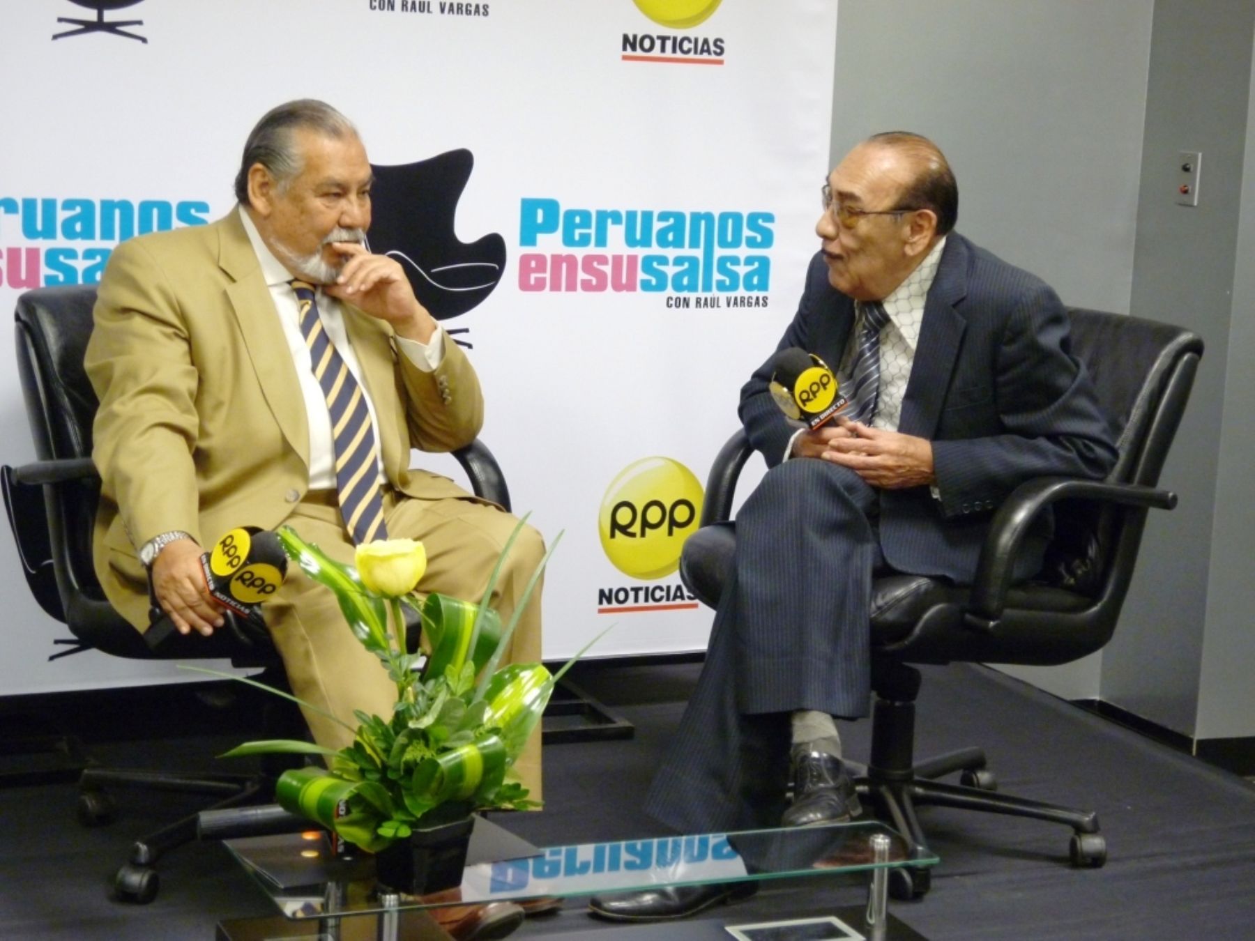 Don Oscar Avilés es el primer invitado de Peruanos en su salsa, programa a cargo de Raúl Vargas por TVPerú.