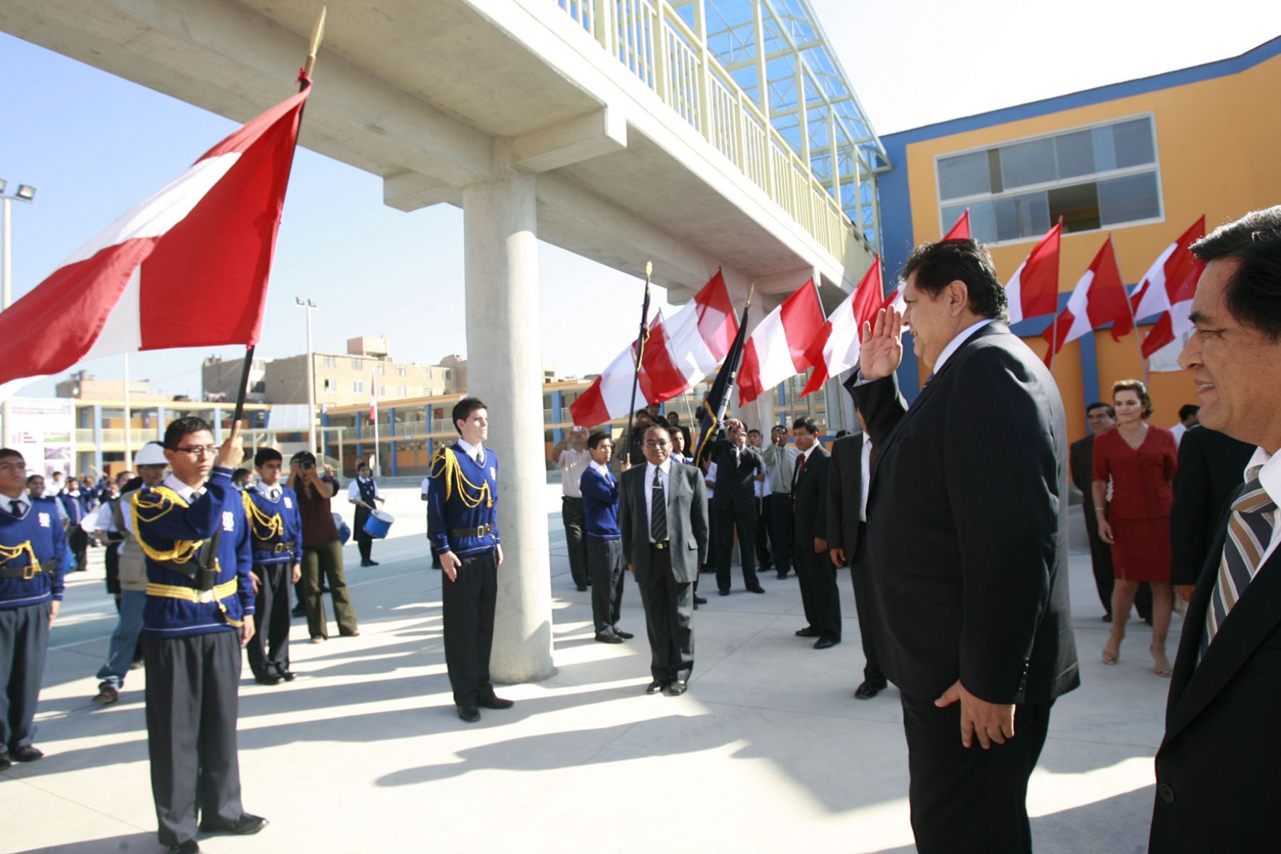 Presidente de la República, Alan García,  inaugura modernas instalaciones del colegio José María Eguren en Barranco.  Foto: Sepres.