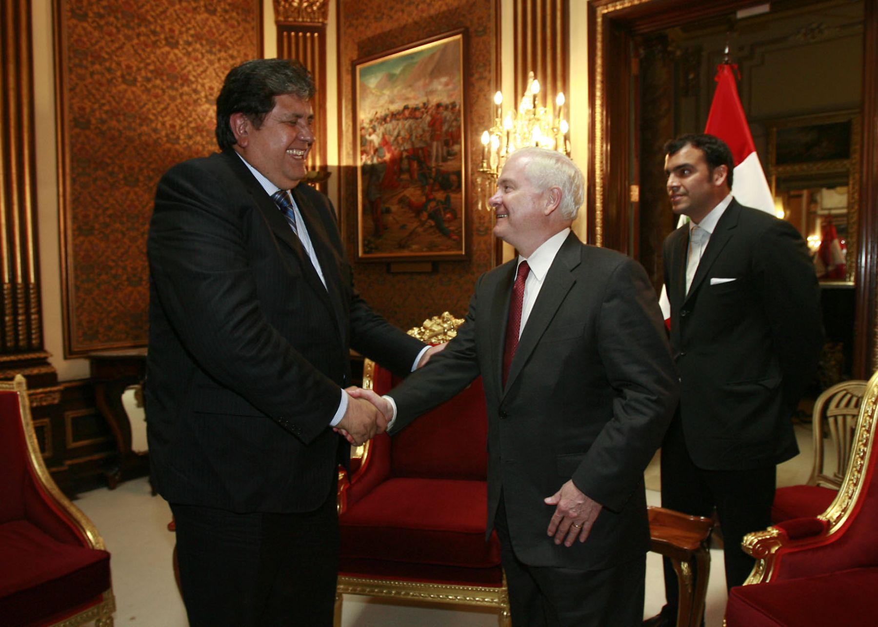 El Presidente de la República, Alan García, recibe en Palacio de Gobierno al secretario de Defensa de Estados Unidos, Robert Gates. Foto: Sepres.