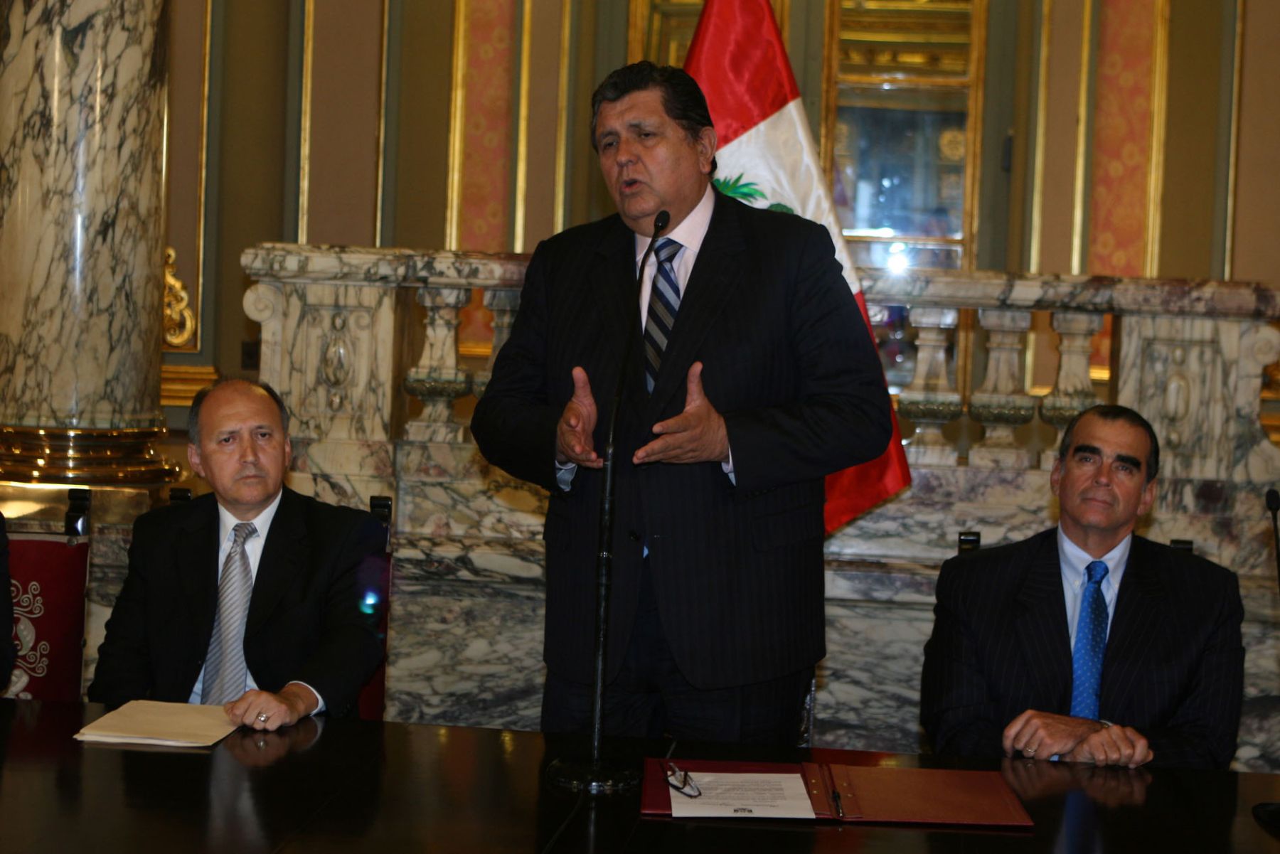 Presidente Alan García pomulga resolución suprema que establece como Día del Ron Peruano el primer sábado de junio. Foto: ANDINA/Vidal Tarqui.