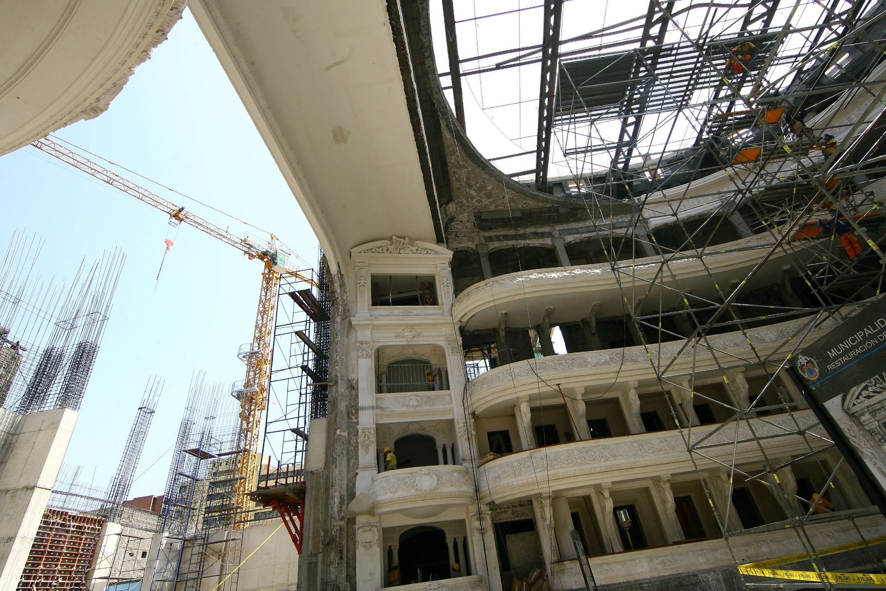 Continúan trabajos de reconstrucción del teatro Municipal de Lima. Foto. ANDINA/Víctor Palomino Gómez.