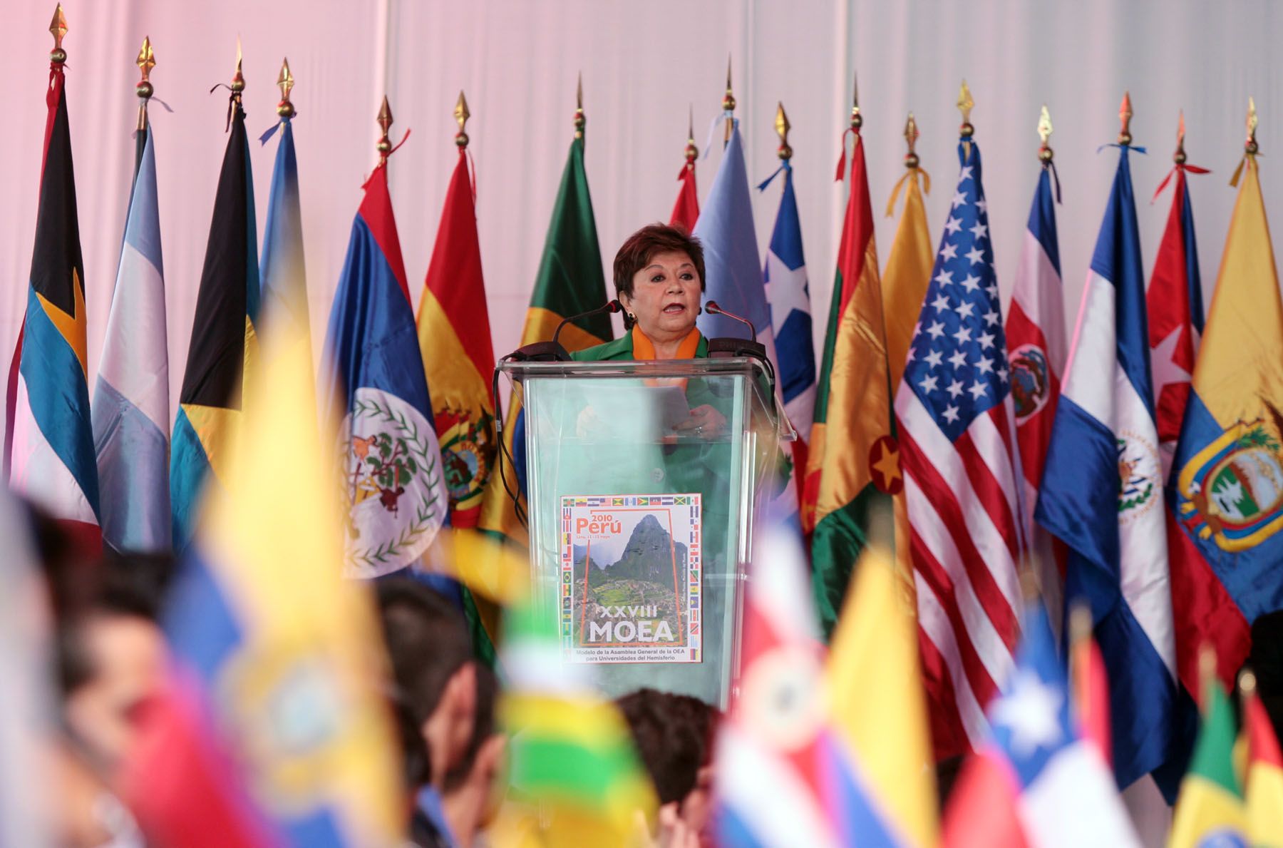Embajadora Luzmila Zanabria, Subsecretaria de Asuntos Multilaterales,
en la inauguración del 28 Modelo de la Asamblea General de la Organización de Estados Americanos (MOEA). Foto: ANDINA/Carlos Lezama