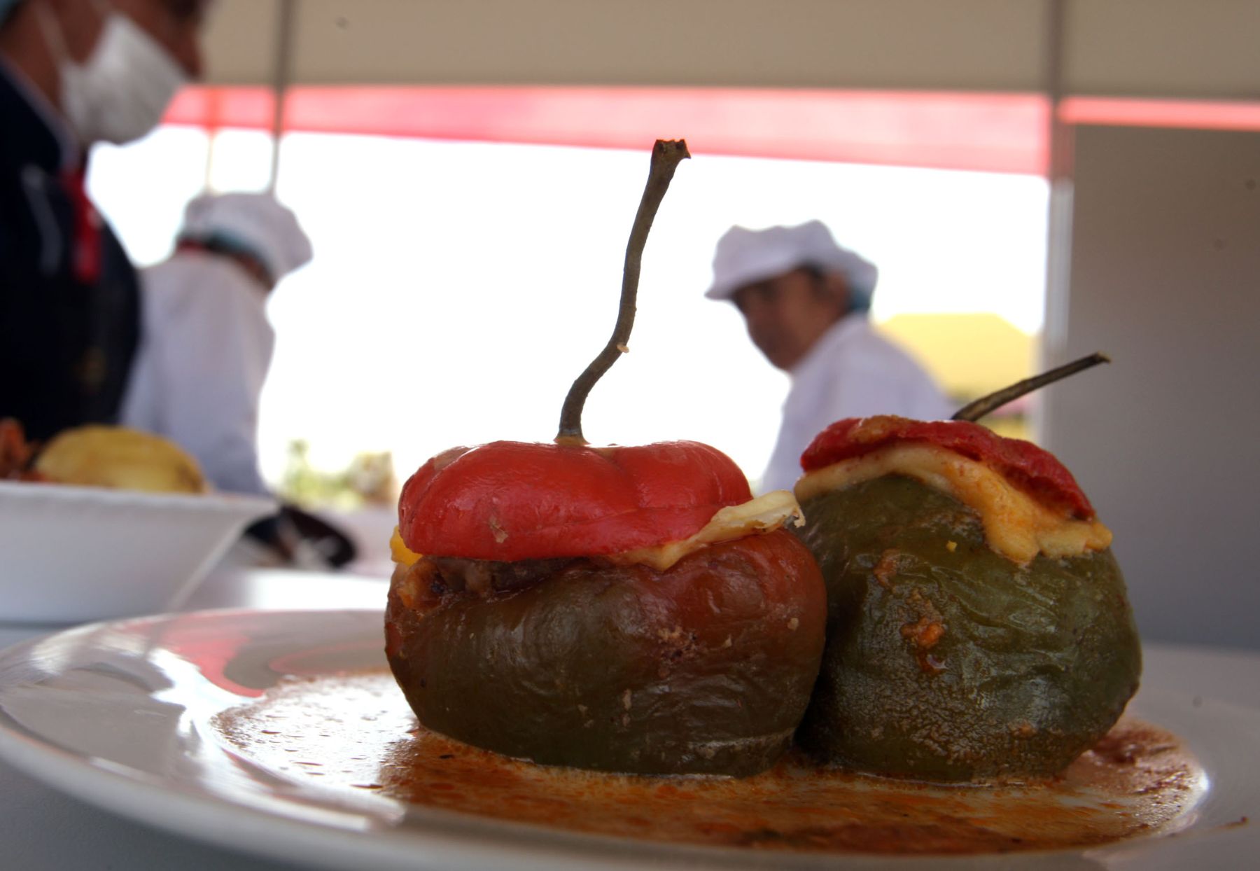 Platos típicos en la  Feria Turística y Gastronómica "Perú Mucho Gusto",  en la ciudad de Tacna. Foto: ANDINA/Jack Ramón