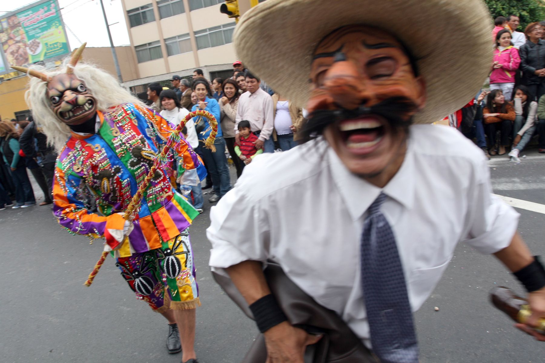 Gran pasacalle "Celebra Perú", recorre avenida Brasil. Foto: ANDINA/Rocío Farfán