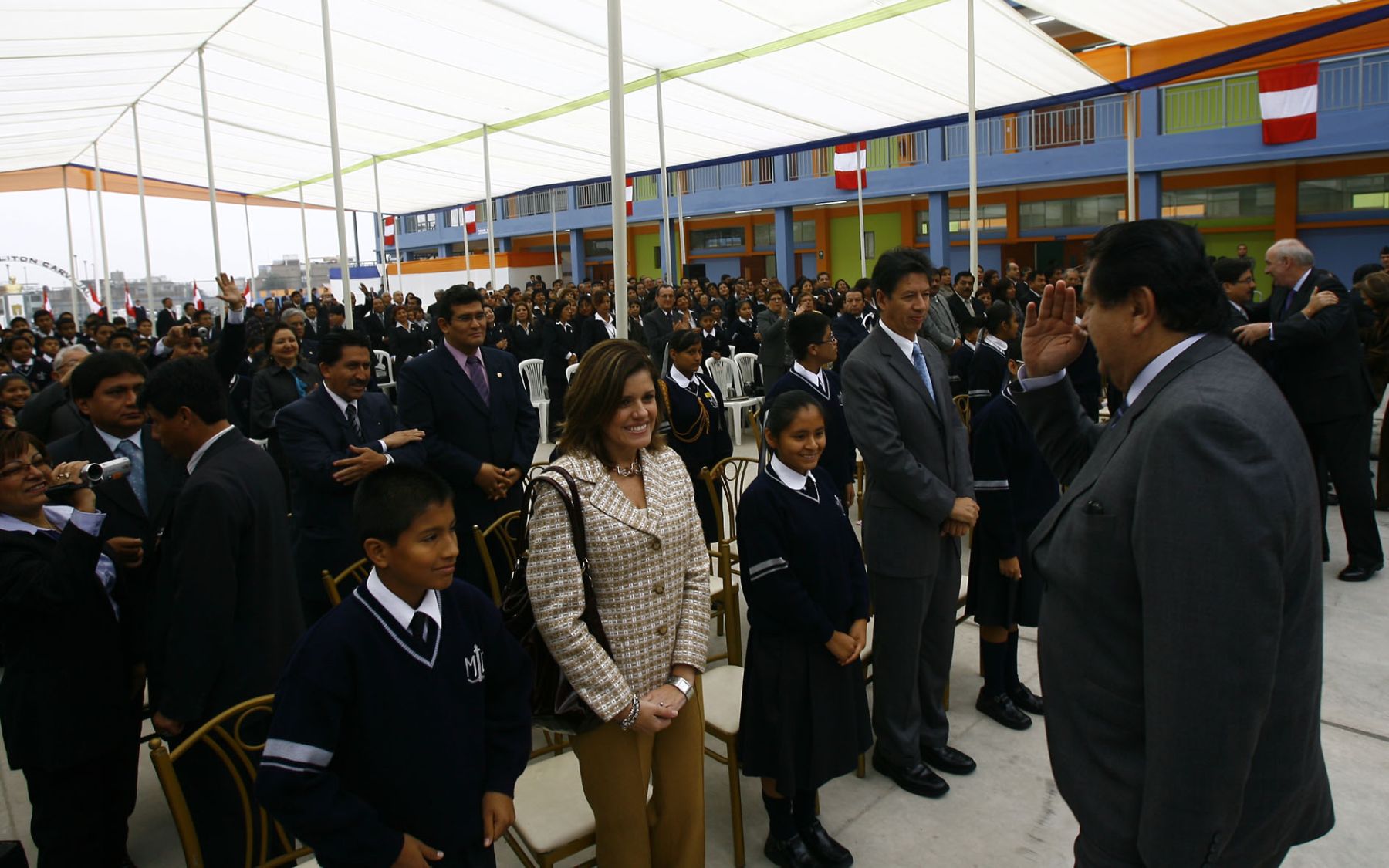 Presidente de la República, Alan García, inauguró emblemático colegio Melitón Carbajal en el distrito de Lince. Foto: Sepres.