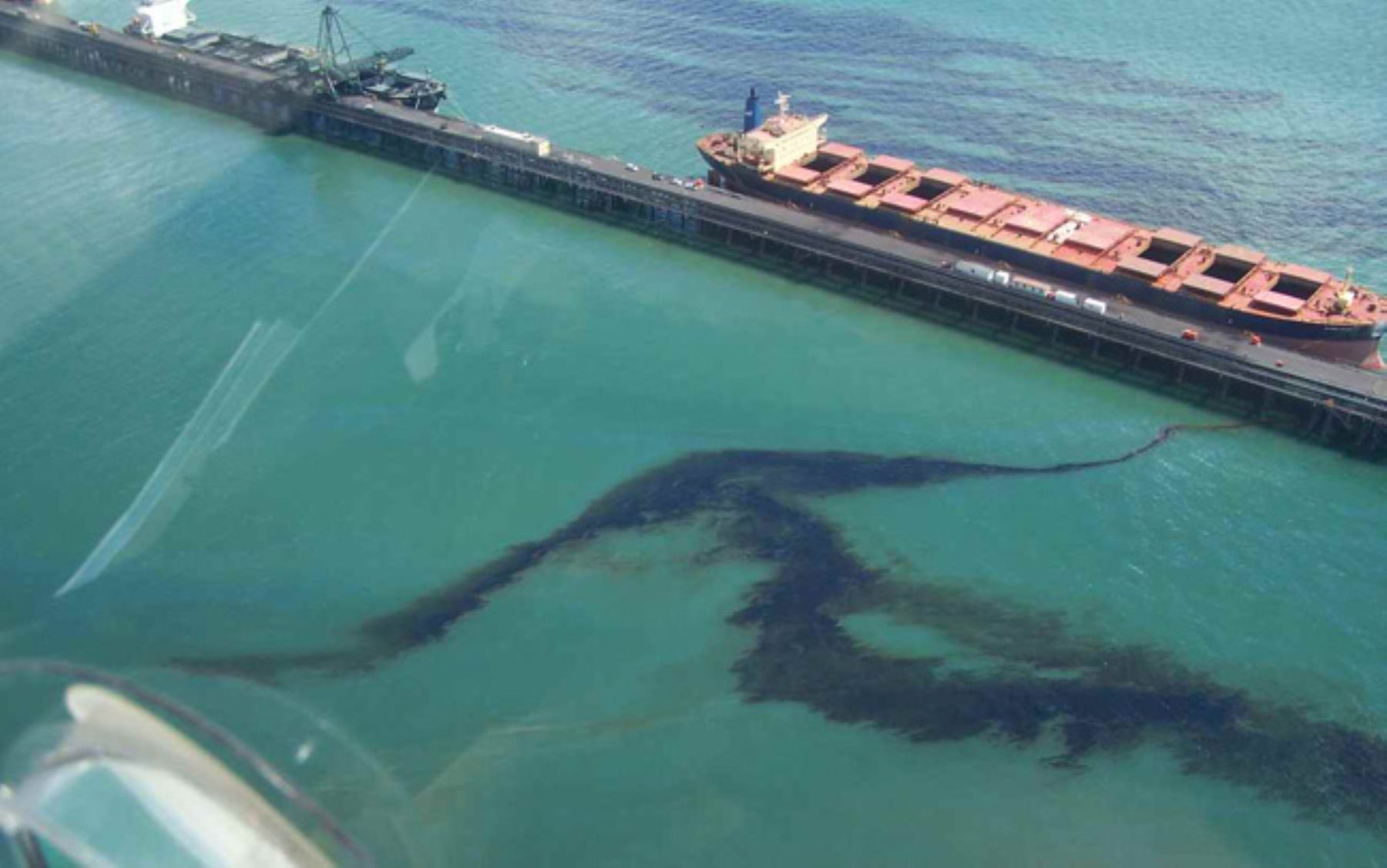 Derrame de petróleo en golfo de México esta afectando costa de Florida. Foto: ANDINA/Internet.