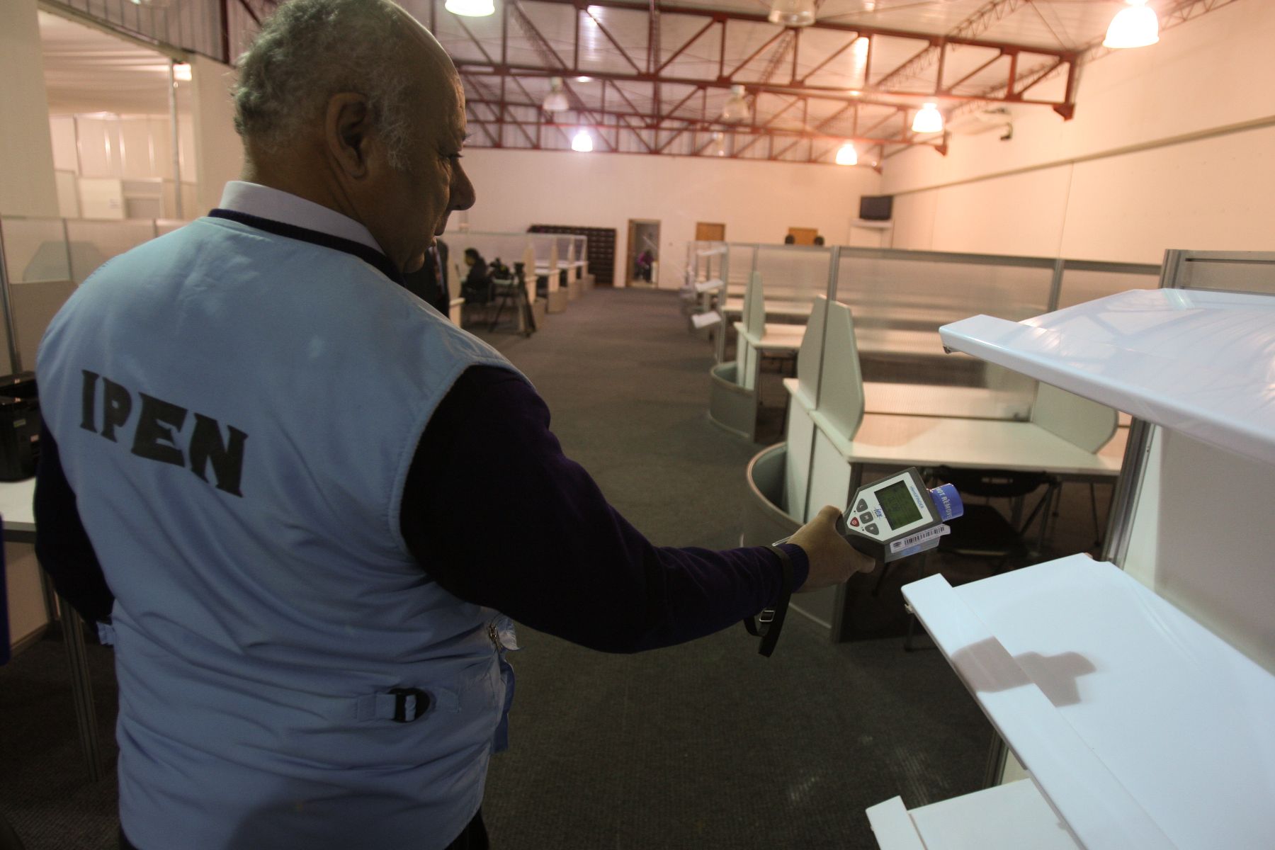 Personal del Instituto de Energía Nuclear ( IPEN), realizó inspección para descartar la existencia de material radioactivo en  las instalaciones del Museo de la Nación.
Foto: ANDINA/Piero Vargas