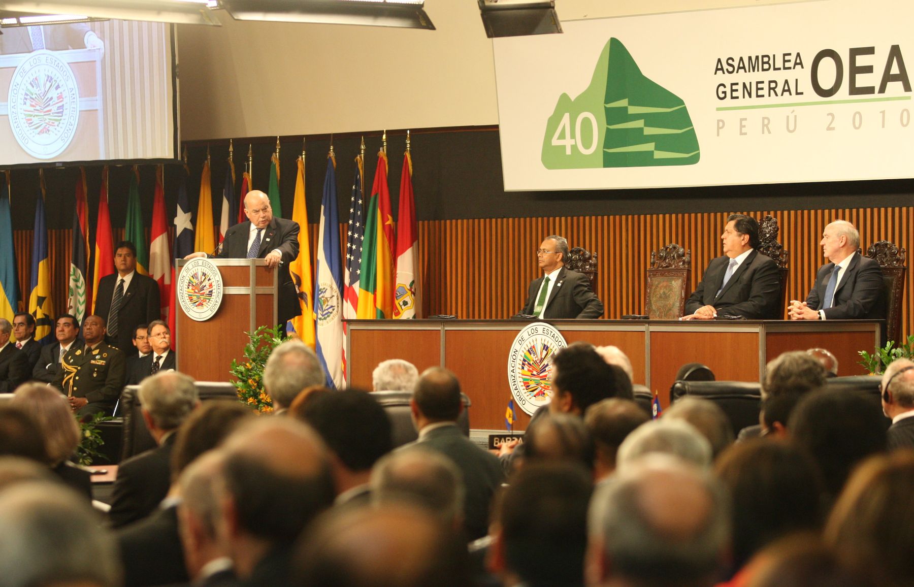 El secretario general de la OEA, José Miguel Insulza, hace uso de la palabra en la ceremonia inaugural de la 40 Asamblea General de la OEA, que preside el Jefe del Estado peruano, Alan Garcia. Foto: ANDINA/Piero Vargas
