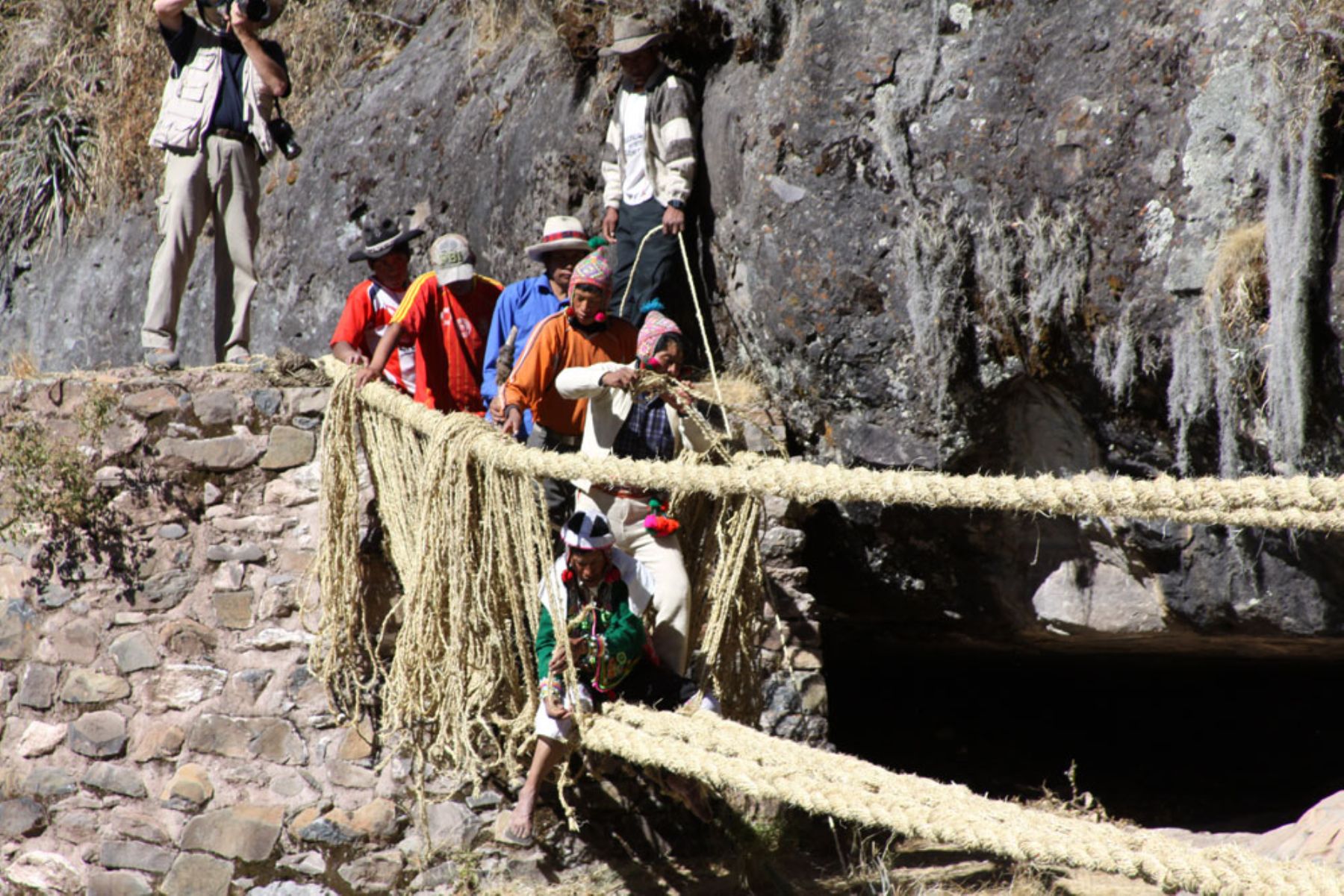 Ritual de reconstrucción del puente Q