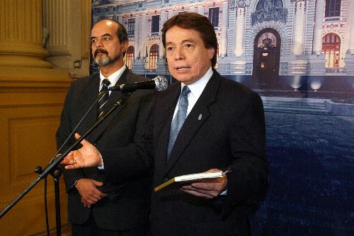 Congresista Céesar Zumaeta fue designado candidato a la presidencia del Congreso por el Partido Aprista y Mauricio Mulder, elegido nuevo presidente y vocero de la Célula Parlamentaria Aprista. Foto: ANDINA/ Rocío Farfán.