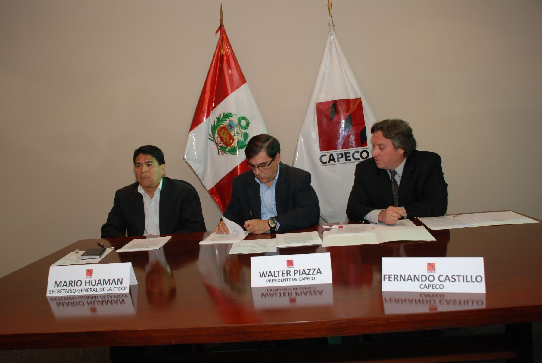 Firma del Acta Final de Negociación Colectiva 2010 – 2011 entre Capeco y la Federación de Trabajadores en Construcción Civil del Perú.