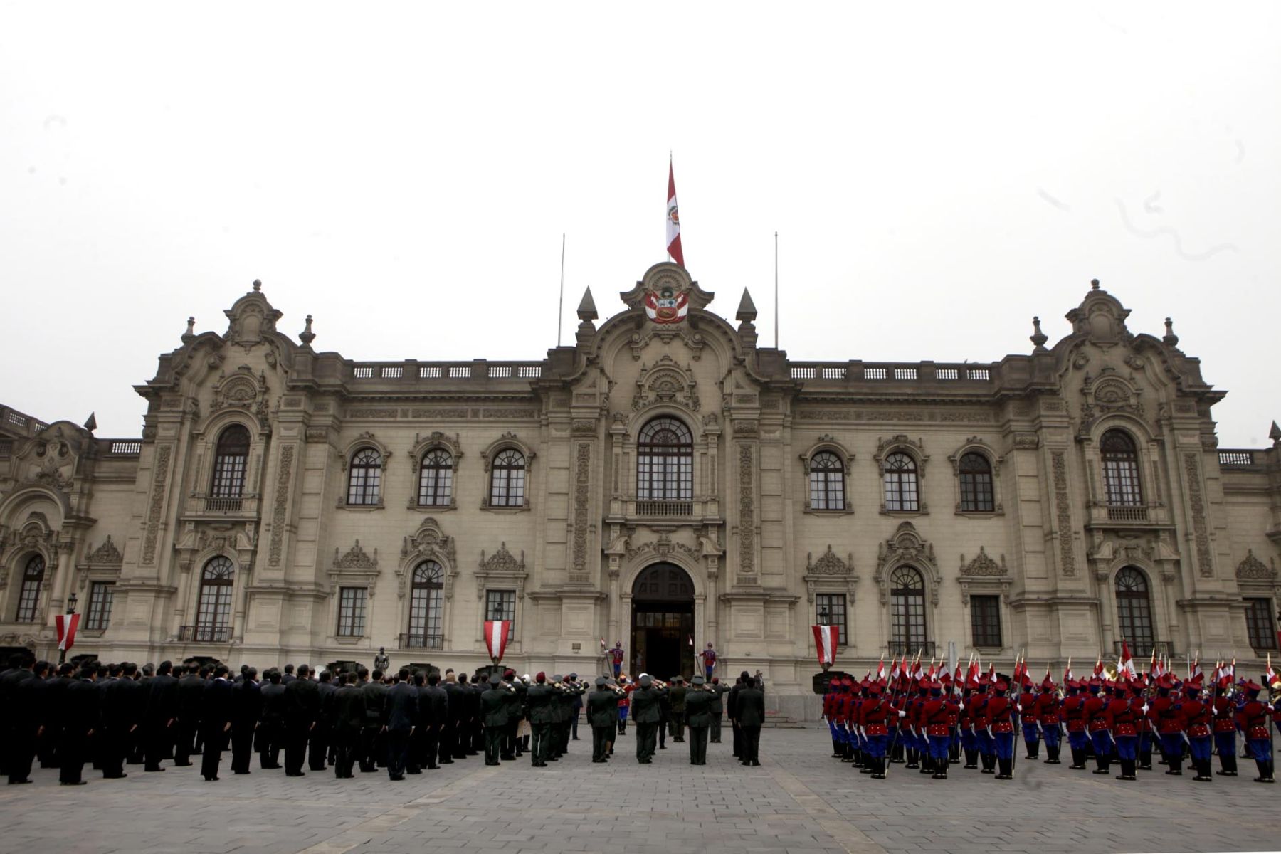 Ceremonia de izamiento del Pabellón Nacional, en el patio de honor de Palacio de Gobierno. Foto: ANDINA/ Alberto Orbegoso