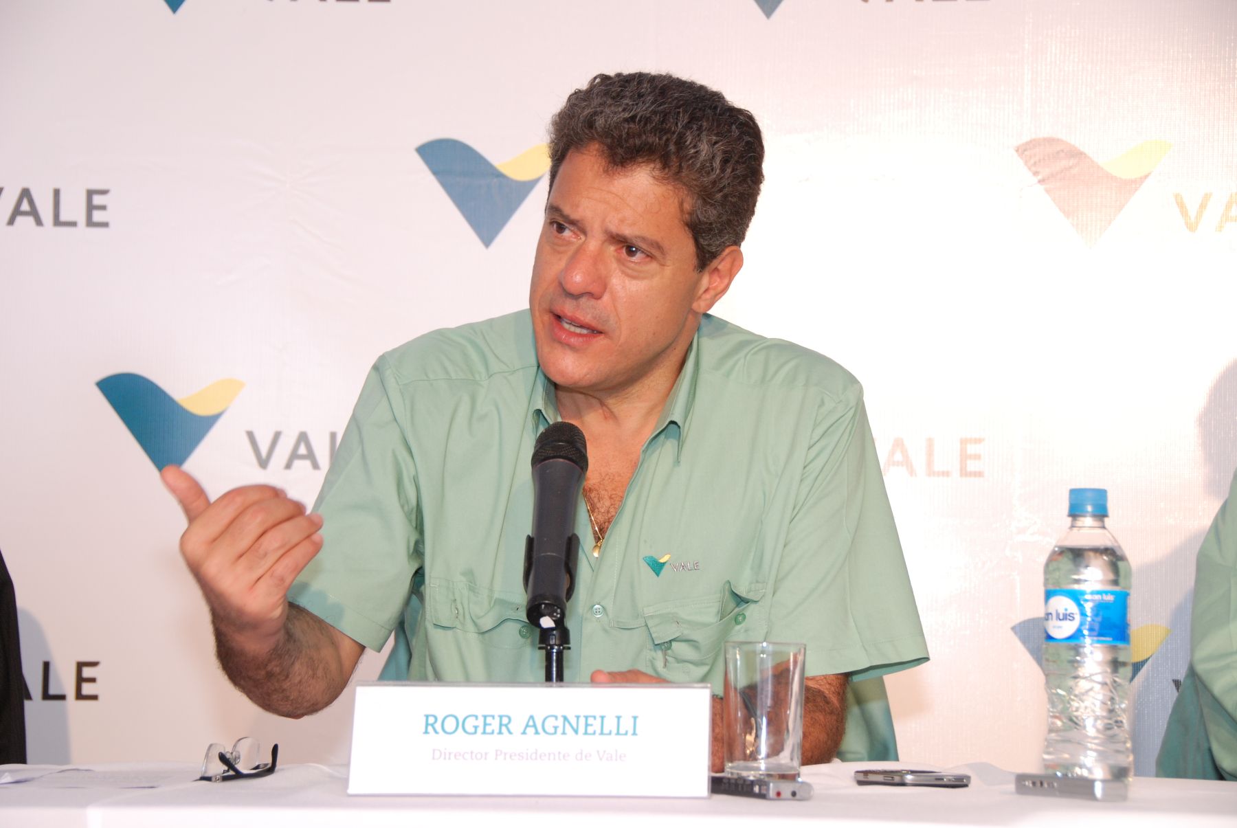 El director presidente de Vale, Roger Agnelli, declara a la prensa. FOTO: ANDINA/Difusión