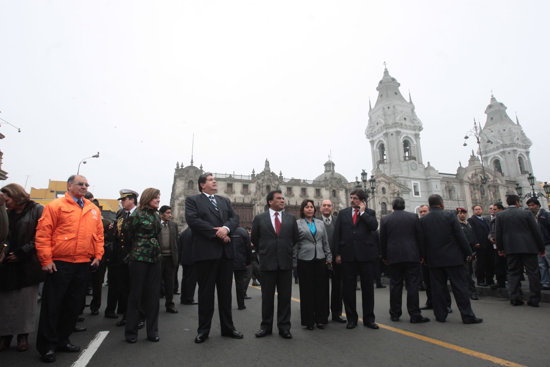 Presidente de la República,  Alan García, junto a ministros de Estado participa de Simulacro Nacional de Sismo en Palacio de Gobierno.

Foto: ANDINA/Juan Carlos Guzmán Negrini.