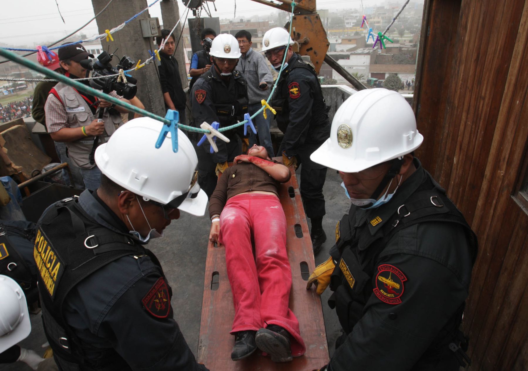 Policia participa de Simulacro Nacional de Sismo en el mercado Ceres de Ate.
Foto: ANDINA/Jack Ramón