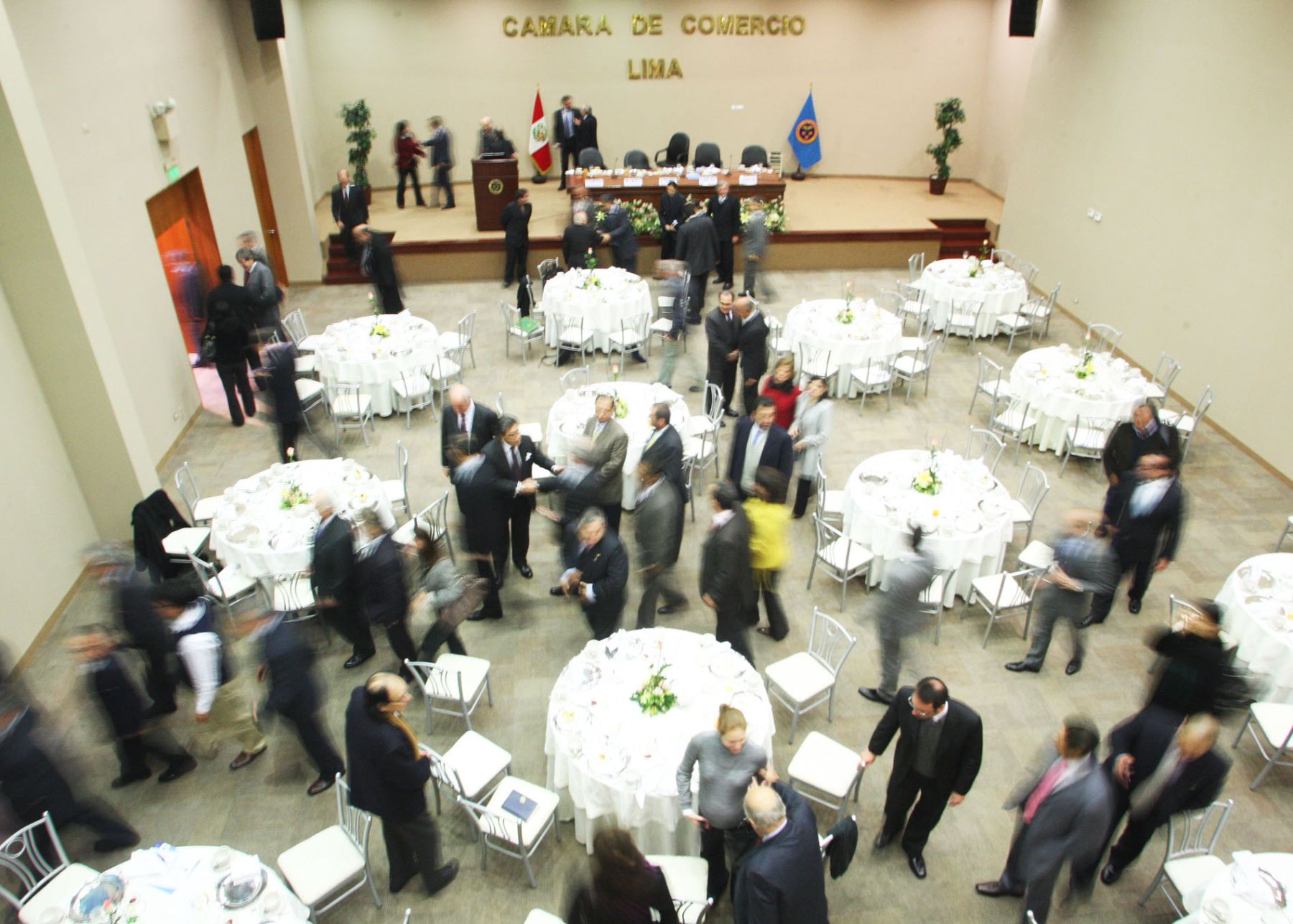 Invitados a la instalación de la Cámara de Comercio e Industria Peruano - Árabe, participan del Simulacro Nacional de Sismo, en las instalaciones de la Cámara de Comercio de Lima. 
Foto: ANDINA/Gustavo Sánchez