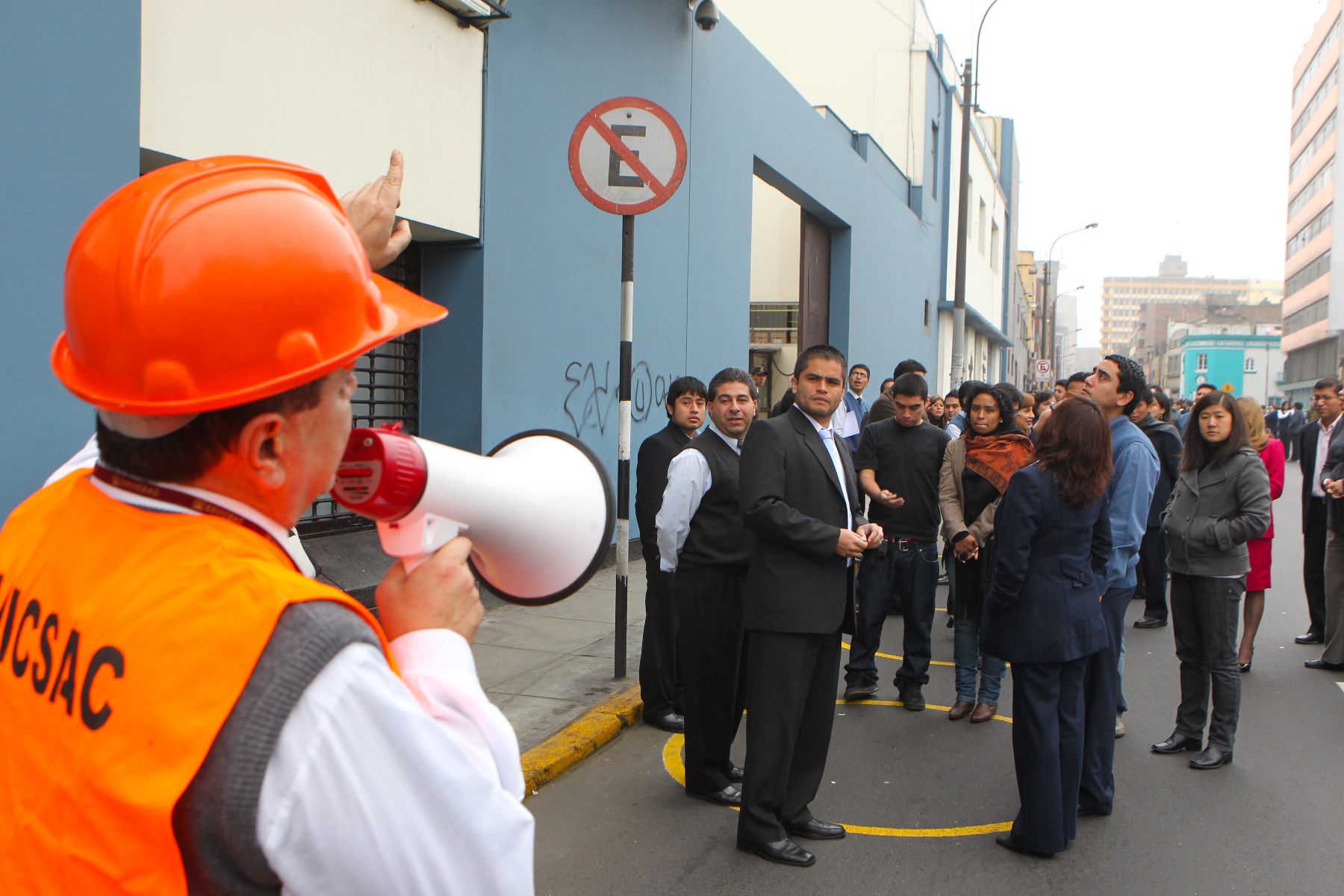 Trabajadores de Editora Perú  participaron de Simulacro Nacional de Sismo . Foto: ANDINA/Piero Vargas