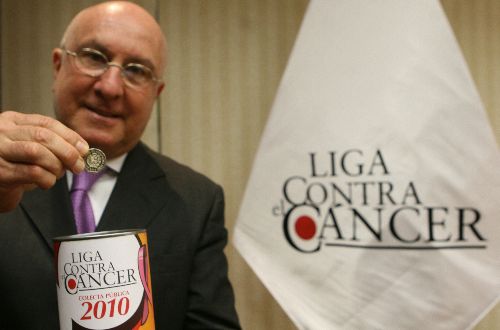 Presidente de  la Liga Contra el Cáncer, Adolfo Dammert, anuncia colecta pública nacional 2010.Foto : ANDINA/ Jorge Paz H