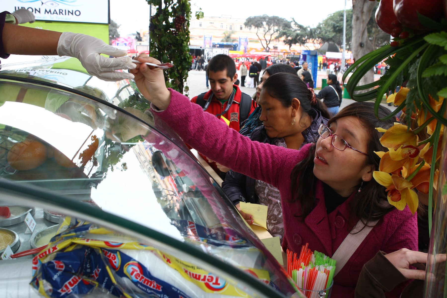 Jugos y cremoladas de frutas exòticas son la sensación en III Feria Gastronómica Internacional de Lima Mistura 2010. Foto: ANDINA/Piero Vargas.