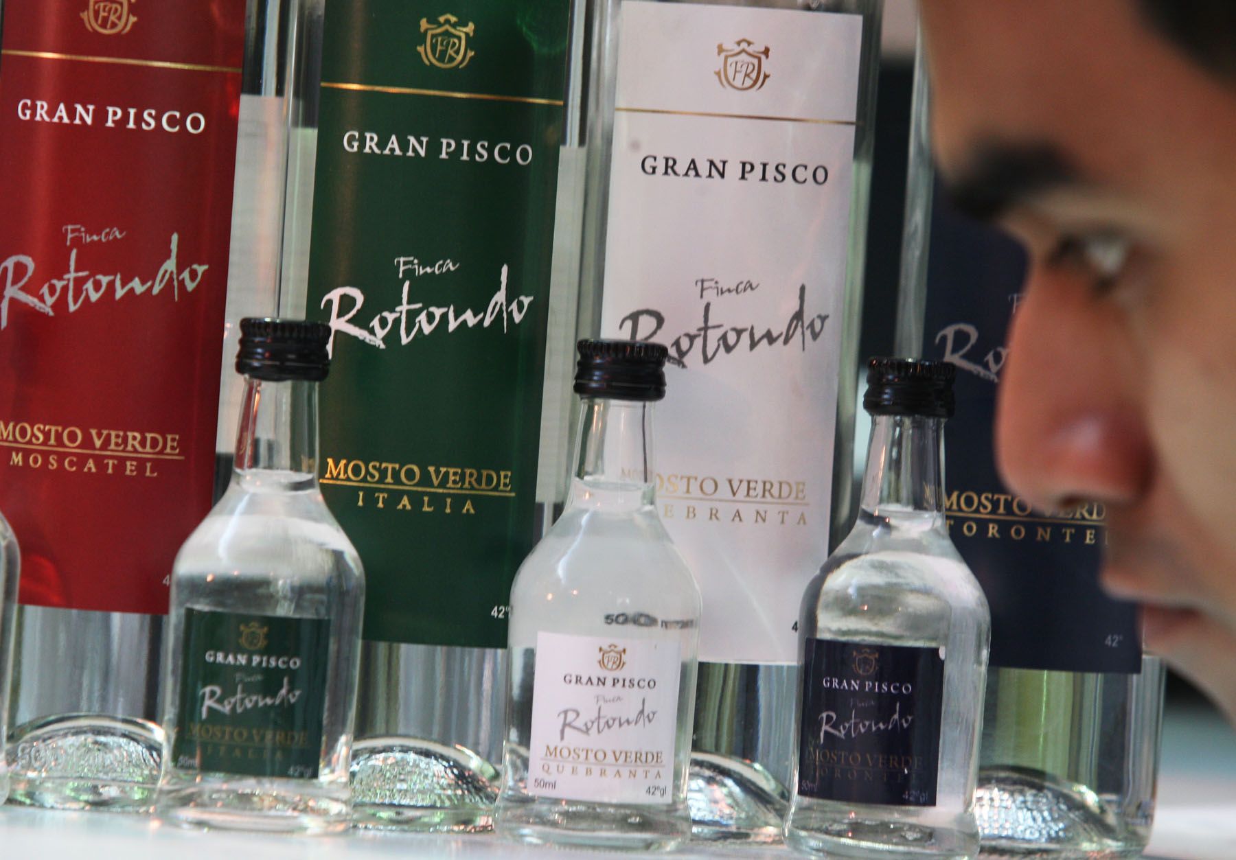 Por primera vez juntan más de mil etiquetas de pisco en Feria Mistura ...