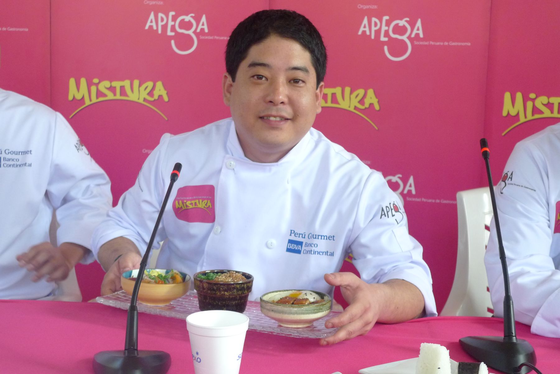 Mitsuharu Tsumura, chef y empresario en comida Nikkei, en Mistura 2010. Foto: ANDINA/Mauricio Vargas