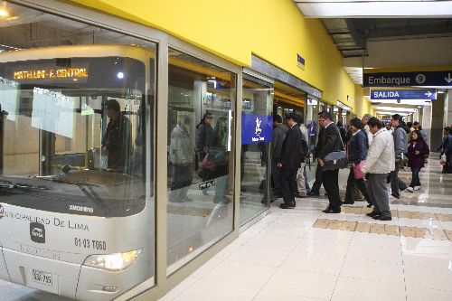 Servicio expreso de El Metropolitano en corredor sur sólo operará en horas punta. Foto: ANDINA/Norman Córdova.