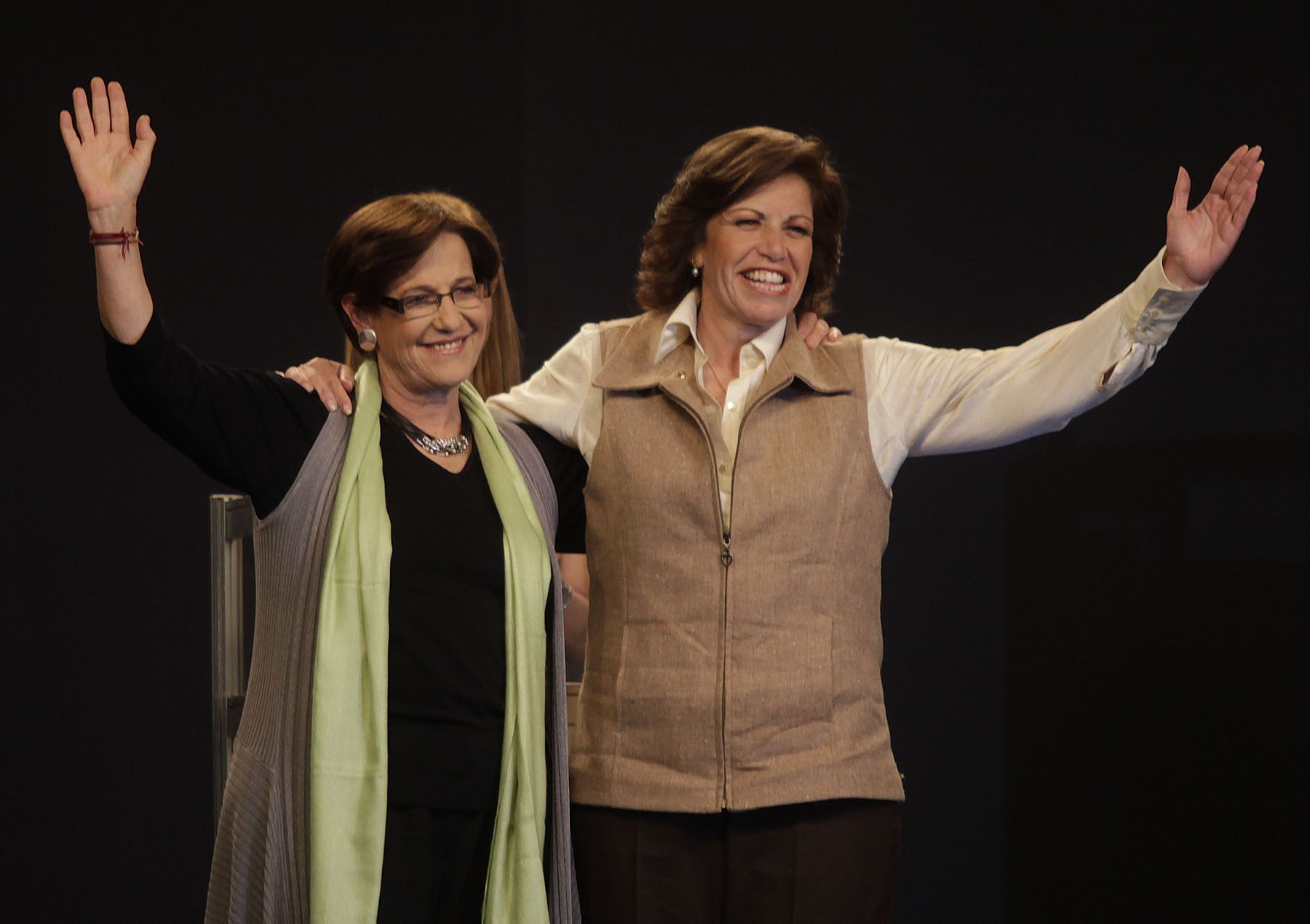 Debate entre candidatas a la alcaldía Lourdes Flores del PPC y Susana Villarán de Fuerza Social. Foto: ANDINA/Rubén Grández