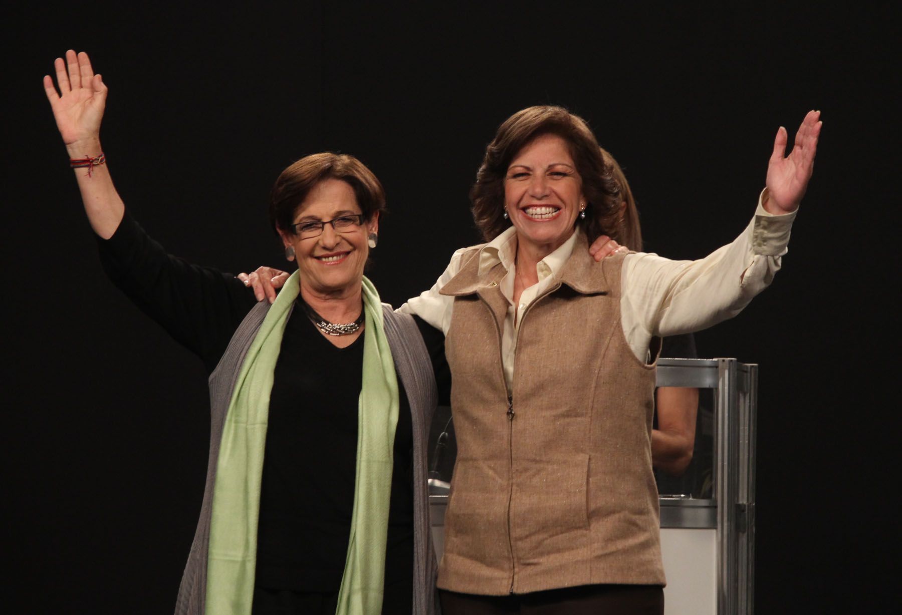 Inicio del debate entre candidatas a la alcaldía Lourdes Flores del PPC y Susana Villarán de Fuerza Social. Foto: ANDINA/ Carlos Lezama