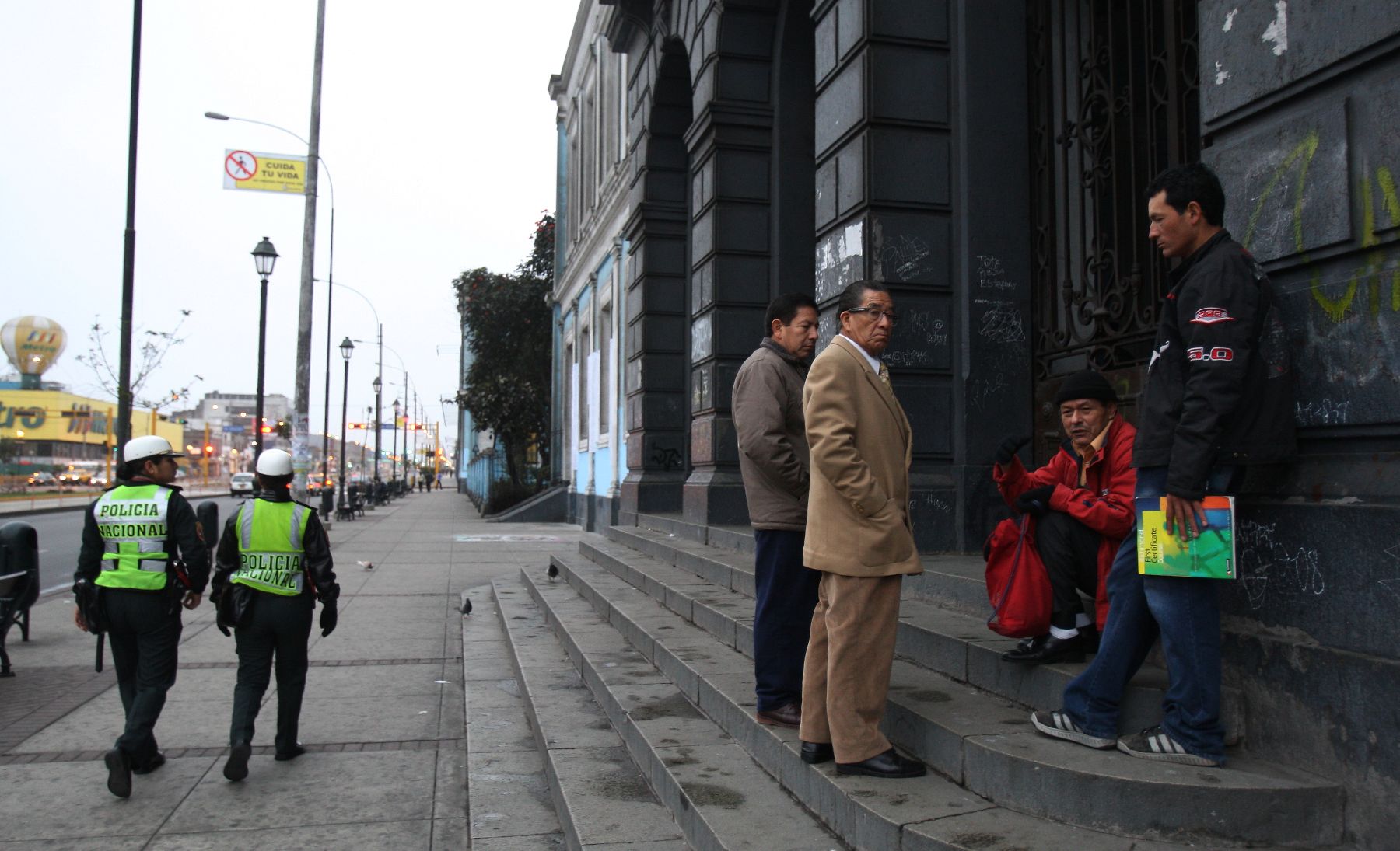 Policías brindan seguridad en elecciones y referéndum del Fonavi Foto: ANDINA/Norman Córdova