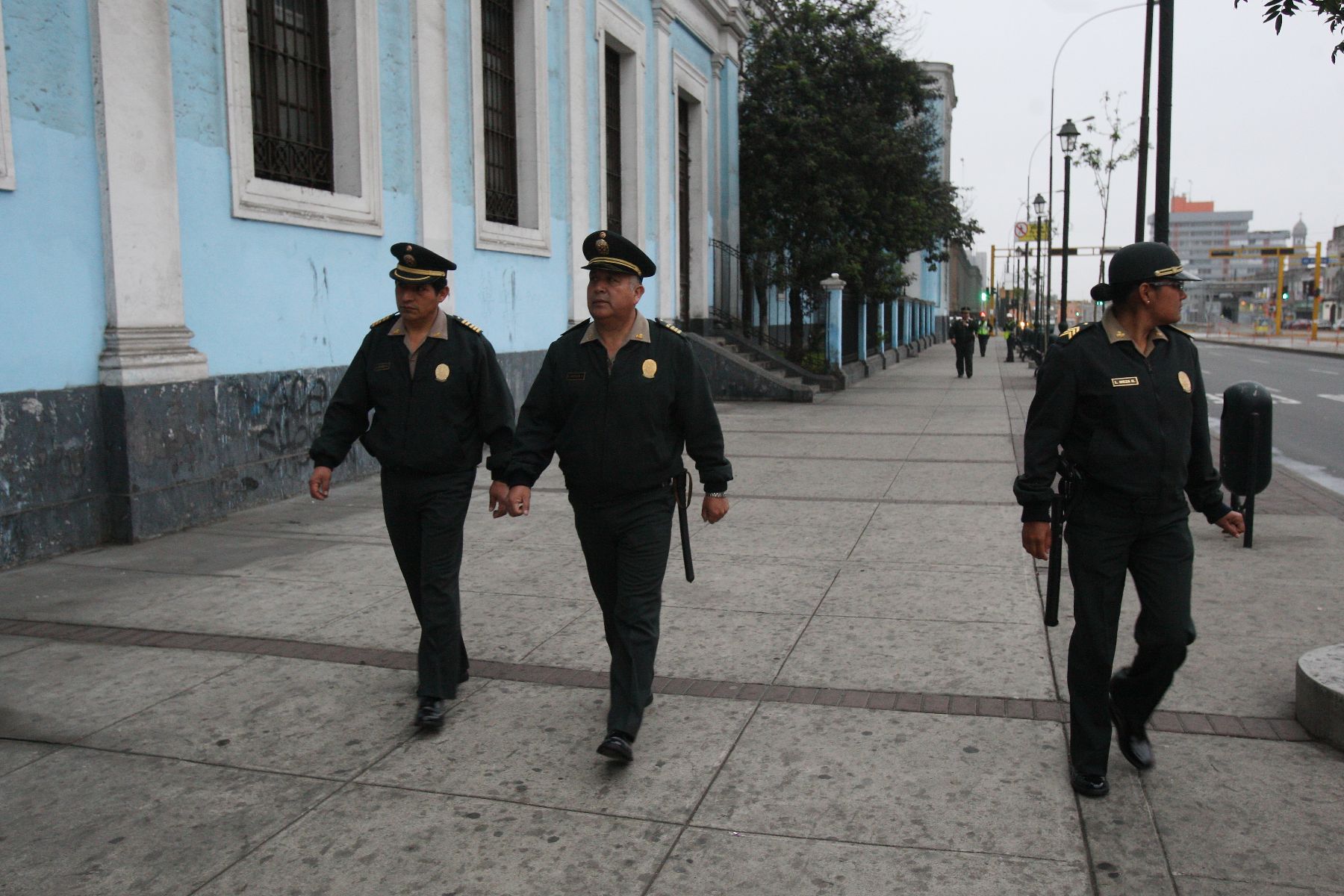 Peruvian police deployed to protect voting stations nationwide. Photo: ANDINA/Norman Córdova.