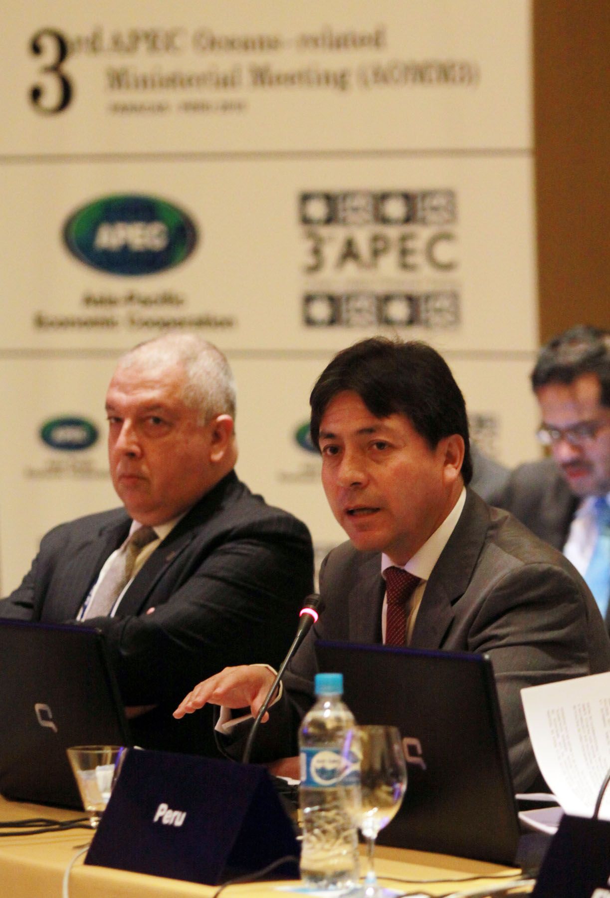 El ministro de la Producción, Jorge Villasante, inaugura  Tercera Reunión
Ministerial del APEC de los Océanos (AOMM3) en la ciudad de Paracas en Ica. 
Foto: ANDINA/Carlos Lezama
