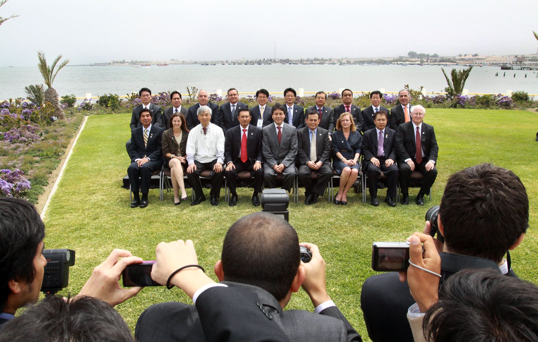 Fotografía Oficial de la Tercera Reunión
Ministerial del APEC de los Océanos (AOMM3) en la Ciuda de Paracas-Ica. Foto: ANDINA/Carlos Lezama