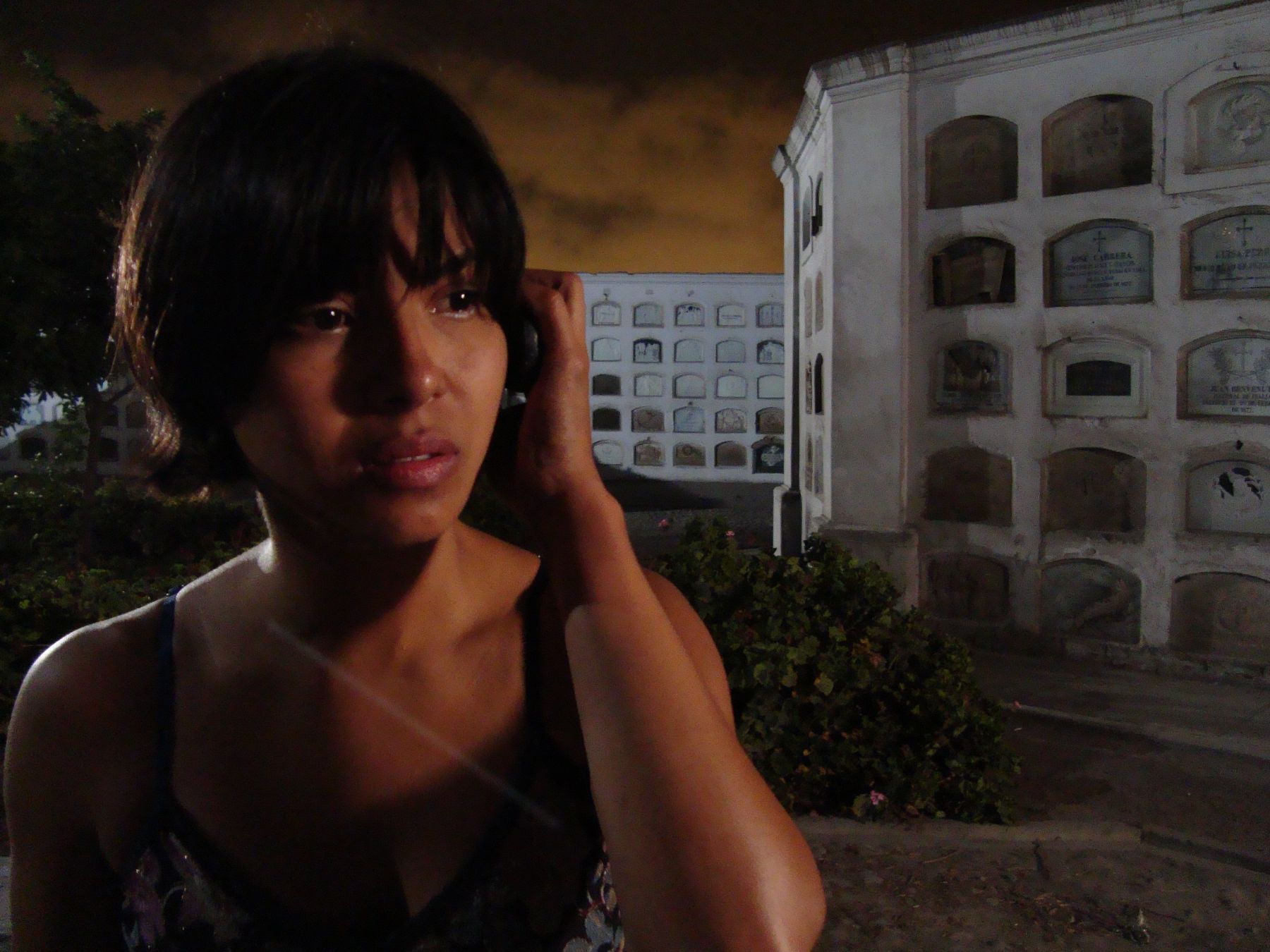 Stephanie Orúe es Jessica en película peruana La Vigilia, junto a Gianfranco Brero.
