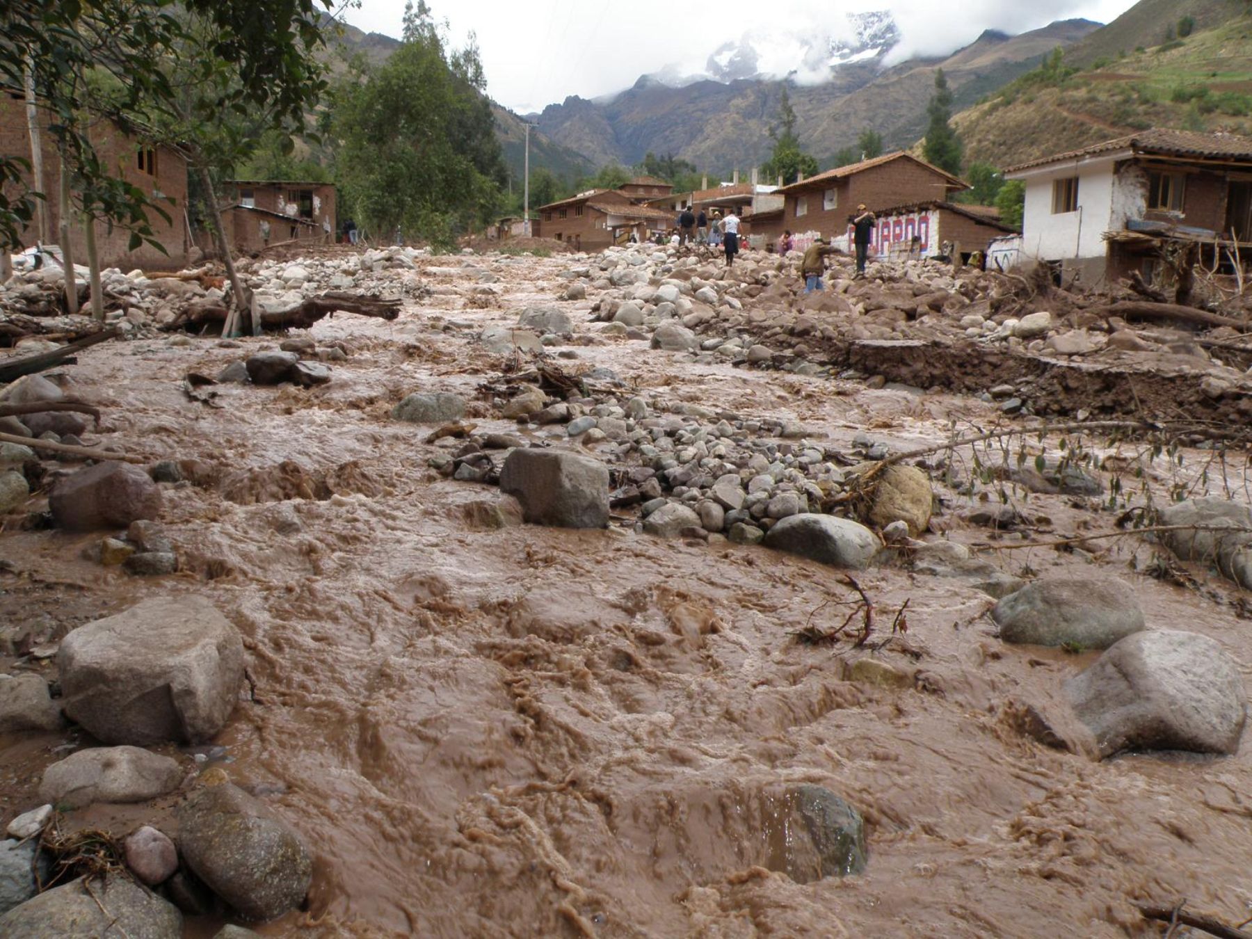 Desborde del río Chicón, producto de las torrenciales lluvias en las zonas altas de la provincia de Urubamba, en Cusco, sorprendió a pobladores. Foto: ANDINA/Percy Hurtado.