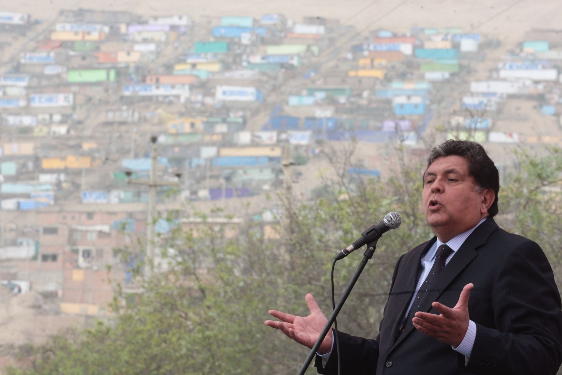 Presidente de la República, Alan García, participa en ceremonia de  entrega de 121 ambulancias del Ministerio de Salud que serán distribuidas a nivel nacional.

Foto: ANDINA/Juan Carlos Guzmán Negrini.