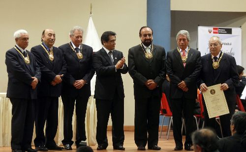 Ministro de Educación, José Antonio Chang, entrega Palmas Magisteriales a destacadas personalidades. Foto: ANDINA/Carlos Lezama.