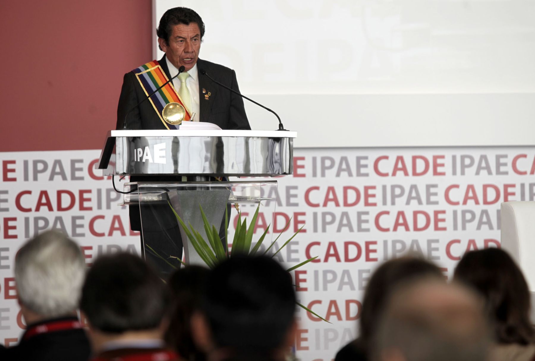 Palabras de bienvenida del  alcalde de Urubamba, Edilberto Cuéllar, durante el inicio de la 48 Conferencia Anual de Ejecutivos Cade 2010.
Foto: ANDINA/Alberto Orbegoso