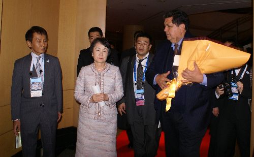 Presidente de la República, Alan García, arribó a Japón para participar en cita de APEC.
Foto: ANDINA /Embajada de Perú en Japón