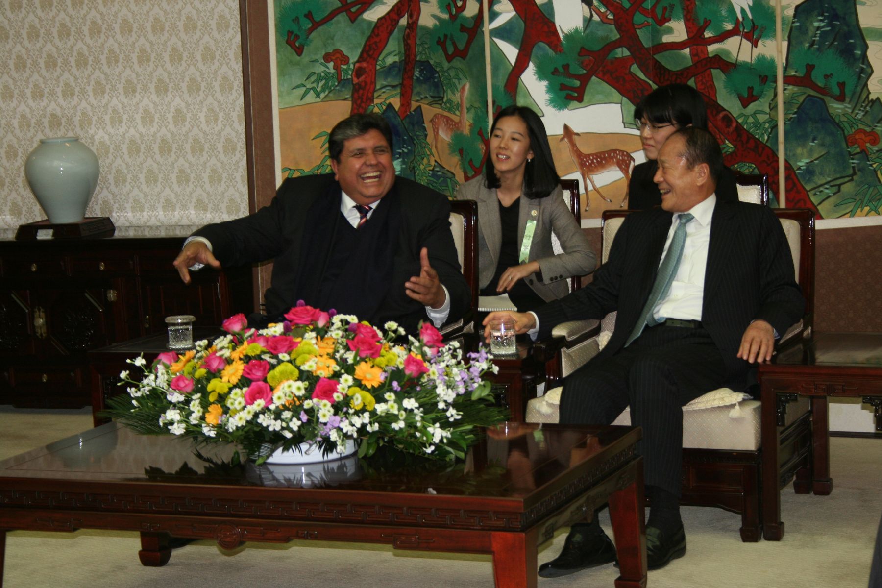 Presidente Alan García se reunió con el congresista Lee Sang Deuk, hermano del presidente de Corea Lee Myung-bak. Foto Andina. Fabián Vallas