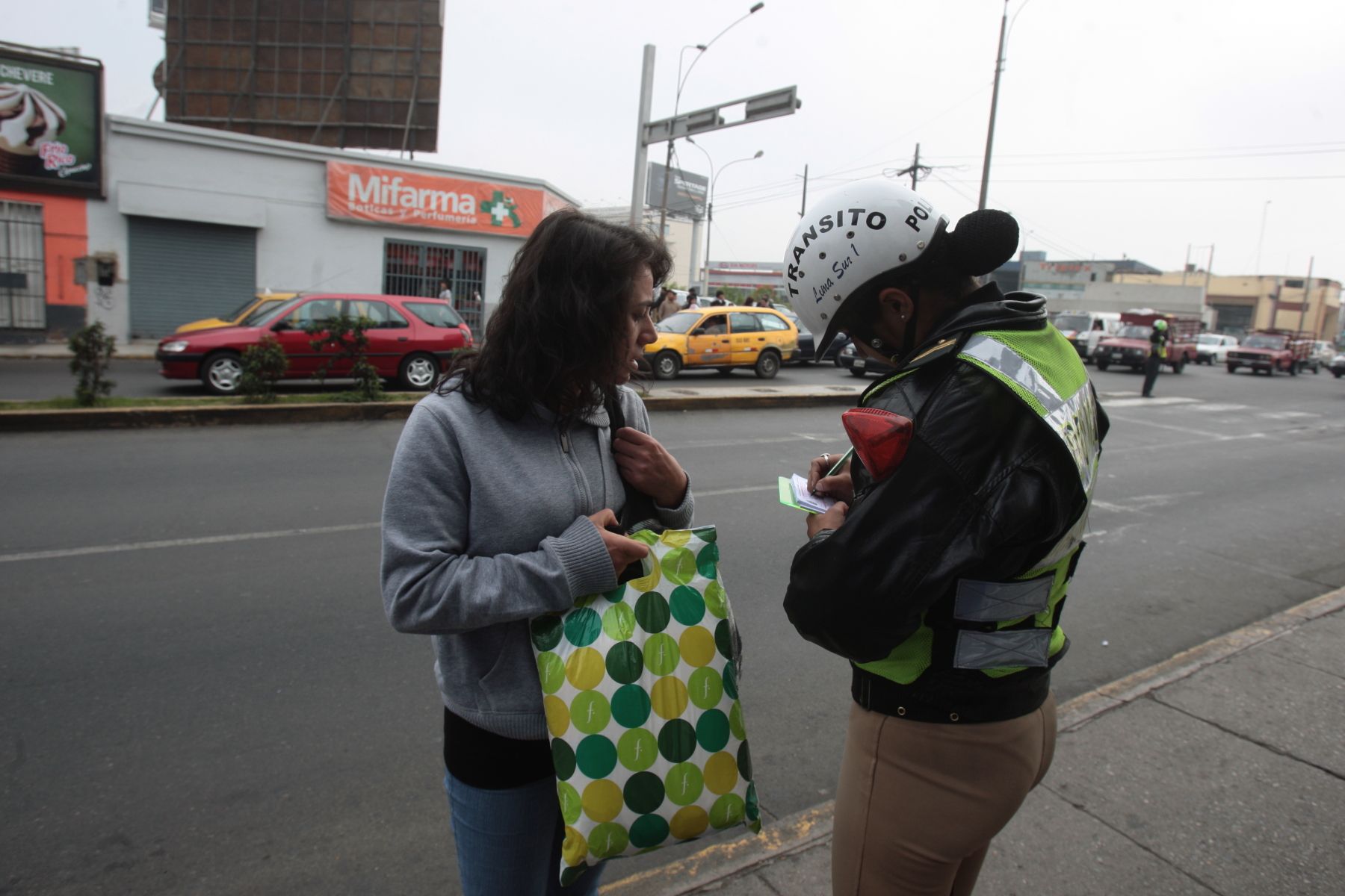 Policía de Tránsito aplicó 300 papeletas a peatones en el Callao. Foto: ANDINA/Archivo