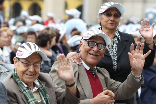 Promulgan decreto de urgencia que otorga bonificación de S/. 360 a pensionistas de ley 19990