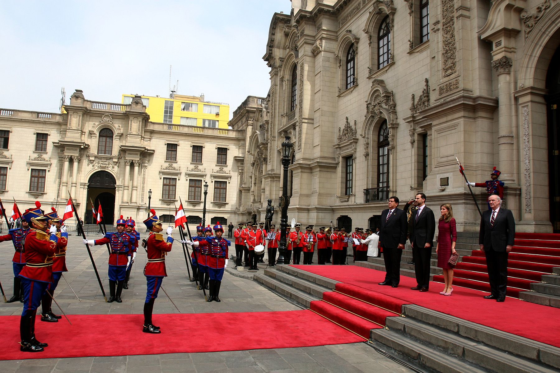 El Presidente Alan García recibe a los Principes de Asturias, Felipe de Borbón y Leticia Ortiz, en Palacio de Gobierno. Foto: ANDINA/ Rubén Grández