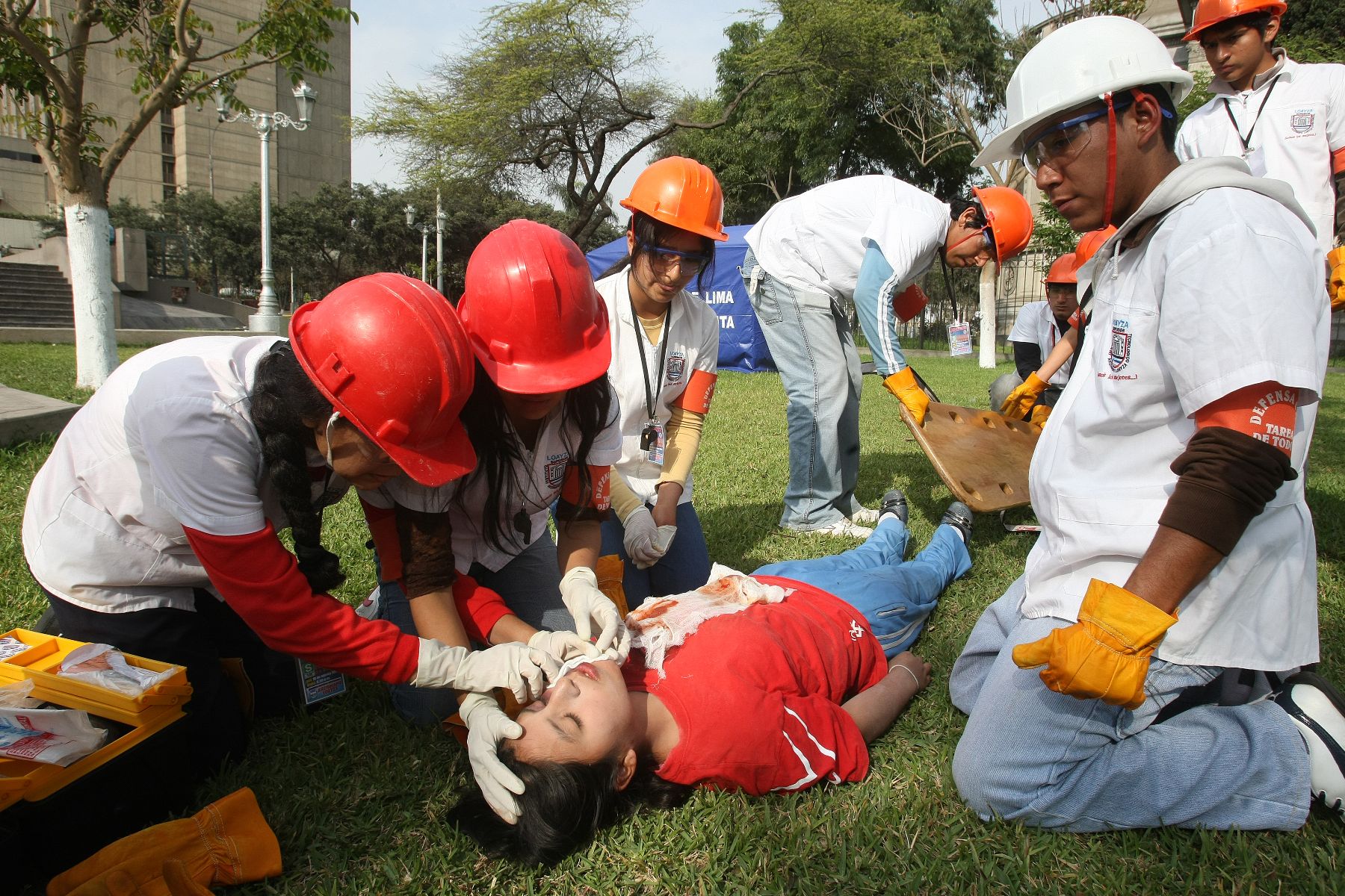 Simulacro de sismo en inmediaciones del Centro Cívico, en el centro de Lima.
Foto: ANDINA/Vidal Tarqui