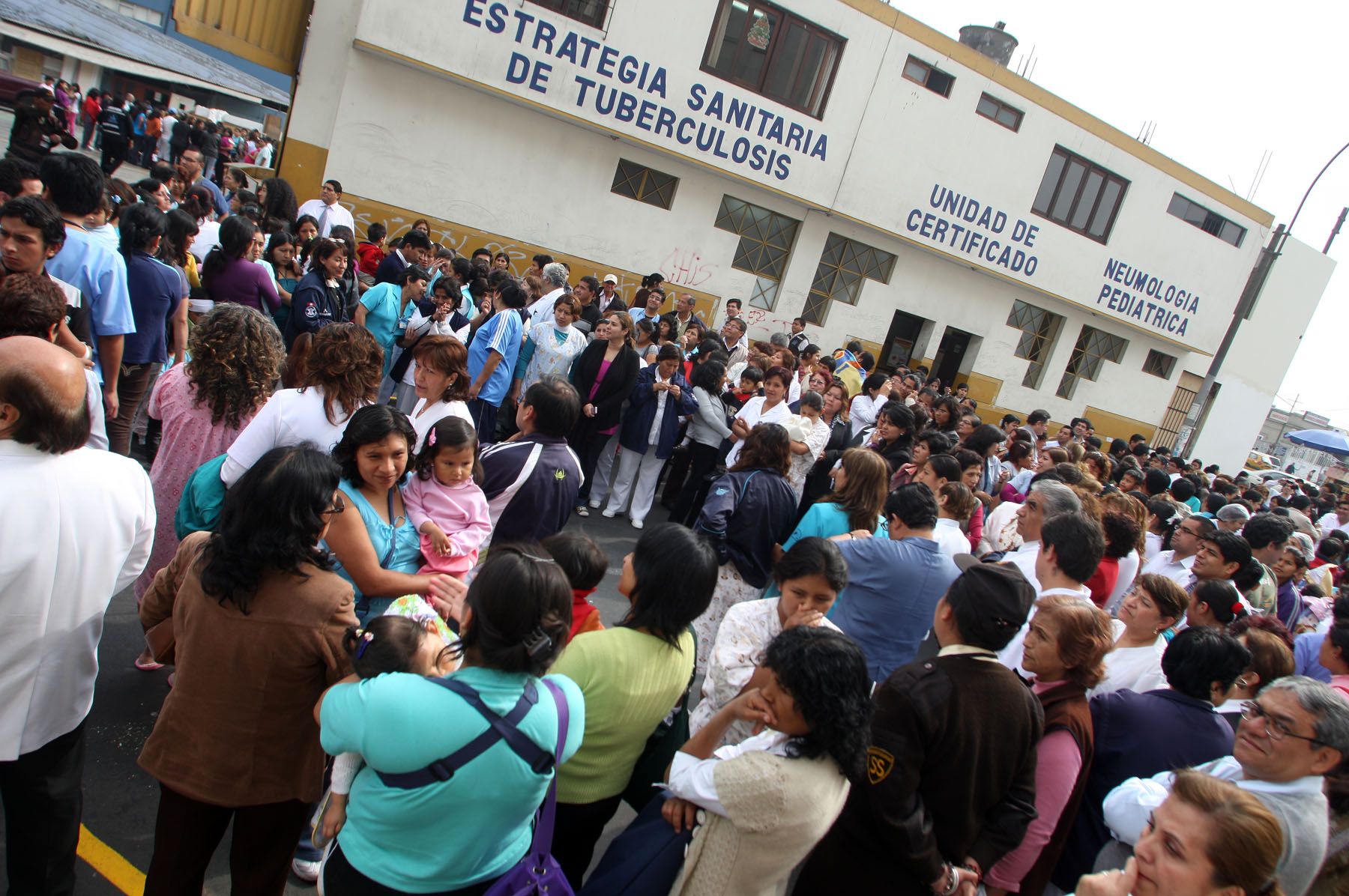 Simulacro de sismo en los exteriores del Hospital Nacional Docente Madre Niño San Bartolomé, en Lima.
Foto: ANDINA/Gustavo Sánchez