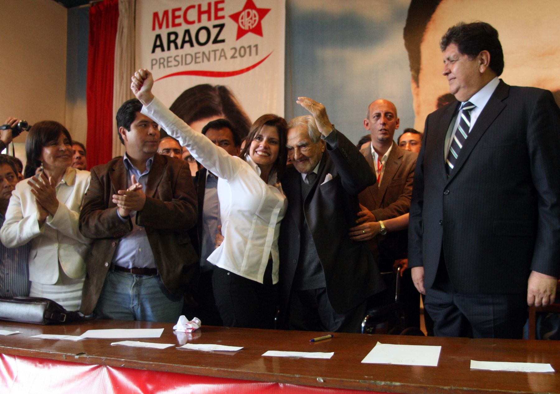 Presidente Alan García asiste  a local de Partido Aprista Peruano. Foto: ANDINA/Héctor Vinces