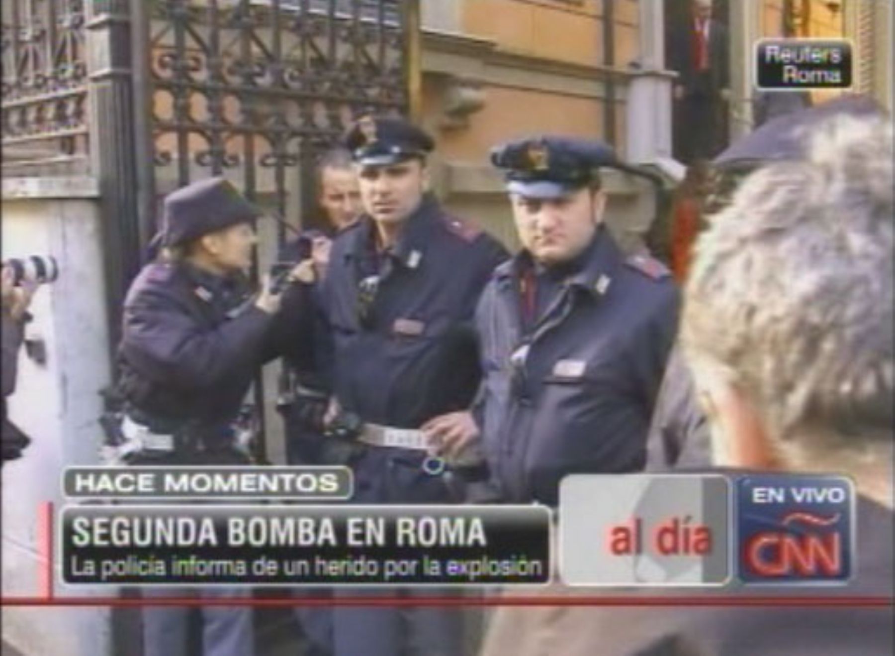 Estalla una bomba en embajada de Chile, en Roma. Foto: Captura TV