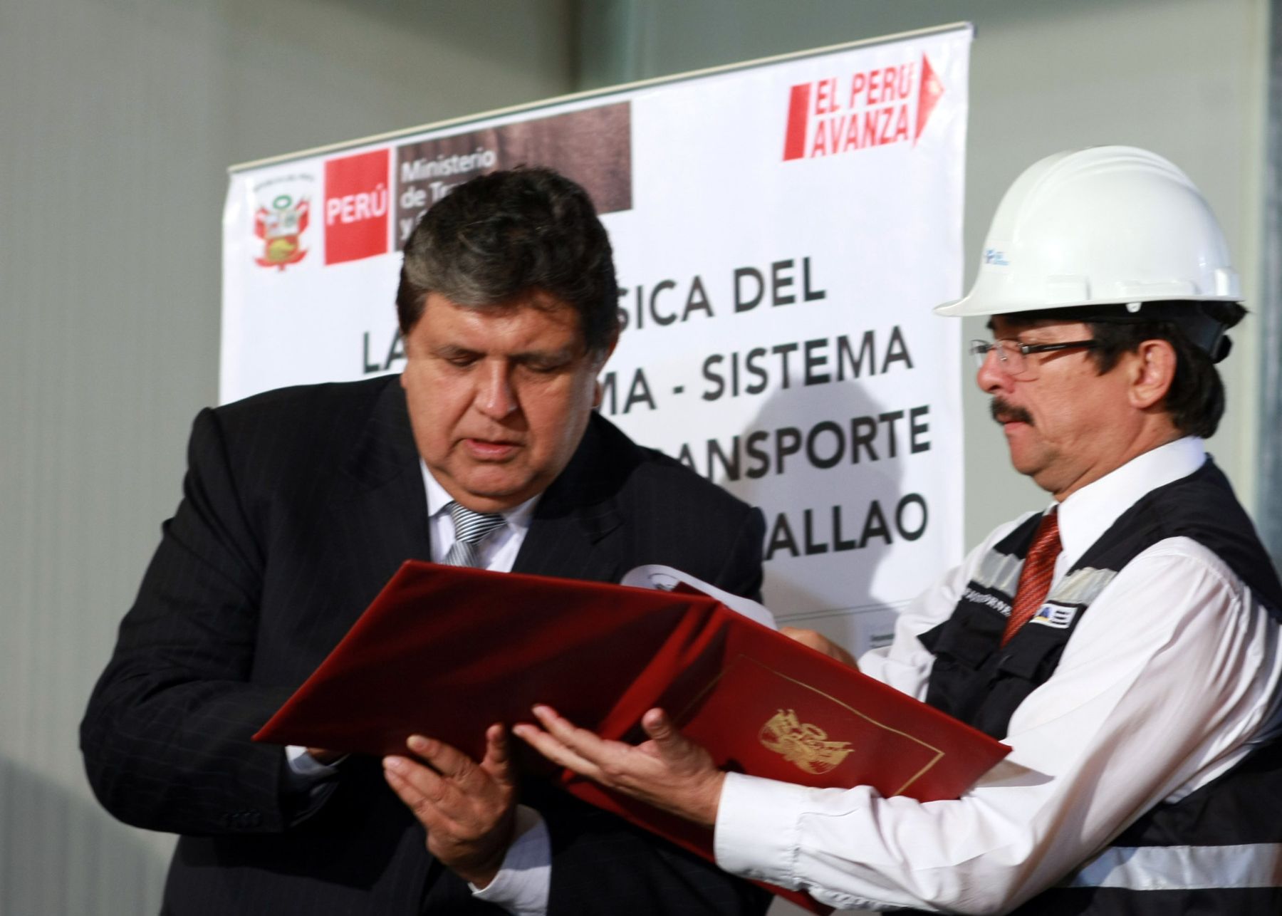 Presidente García promulgó decreto supremo que crea el Plan Maestro del Metro para Lima y el Callao.