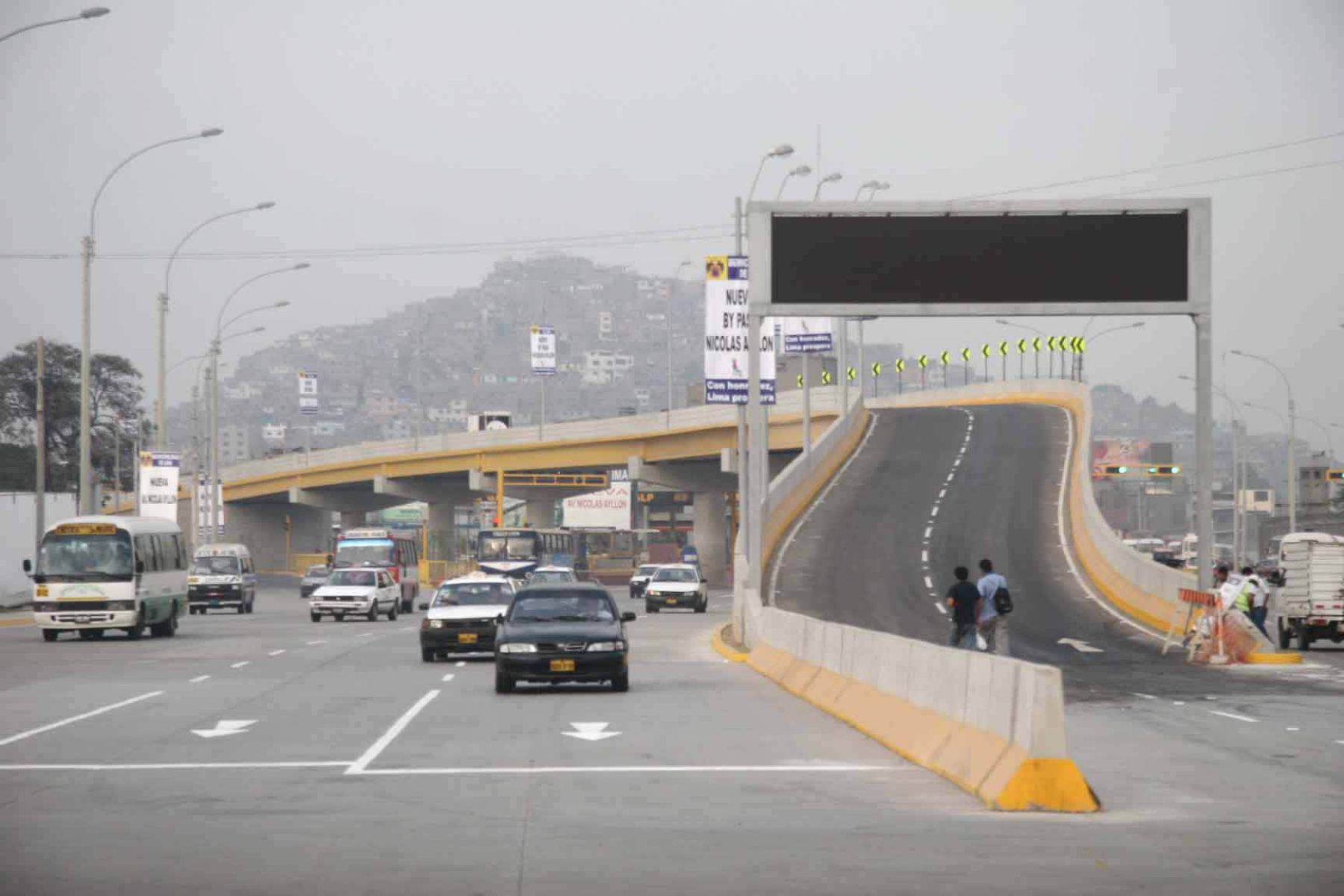 Abren al tránsito el bypass Ayllón-Arriola. Foto: MML.