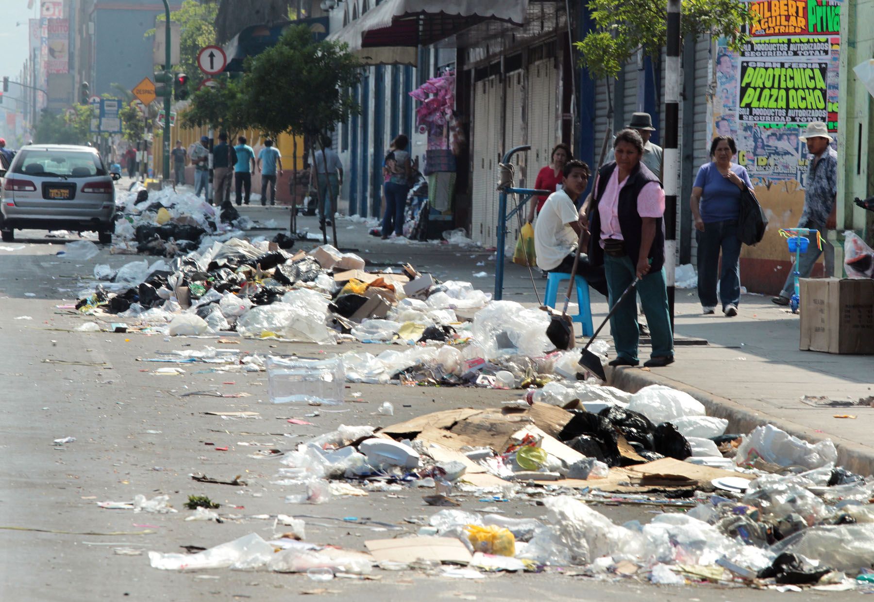 Basura en el centro de Lima. Foto: ANDINA/Carlos Lezama.